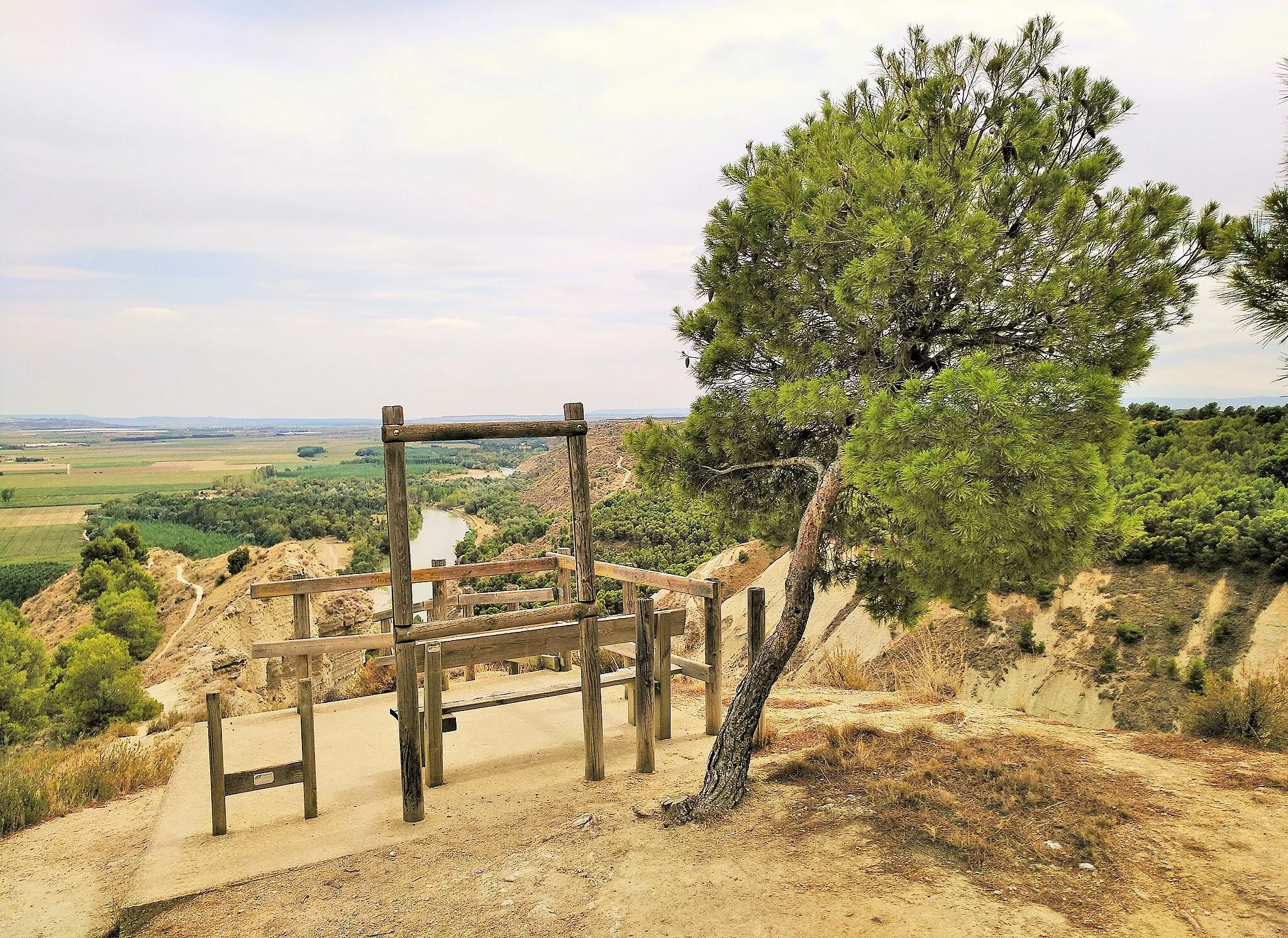 Photo showing: Barranco del Rey ("The King's Cliff"), Peñalen (Funes), Navarre