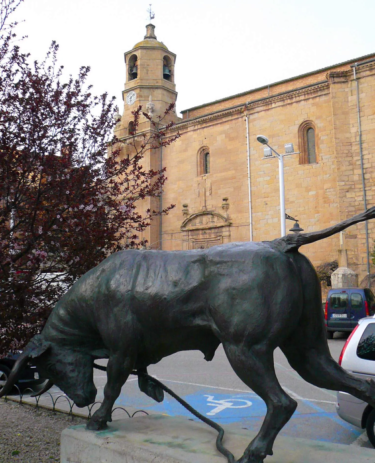 Photo showing: Monumento al Toro con soga  (Lodosa, Navarra)