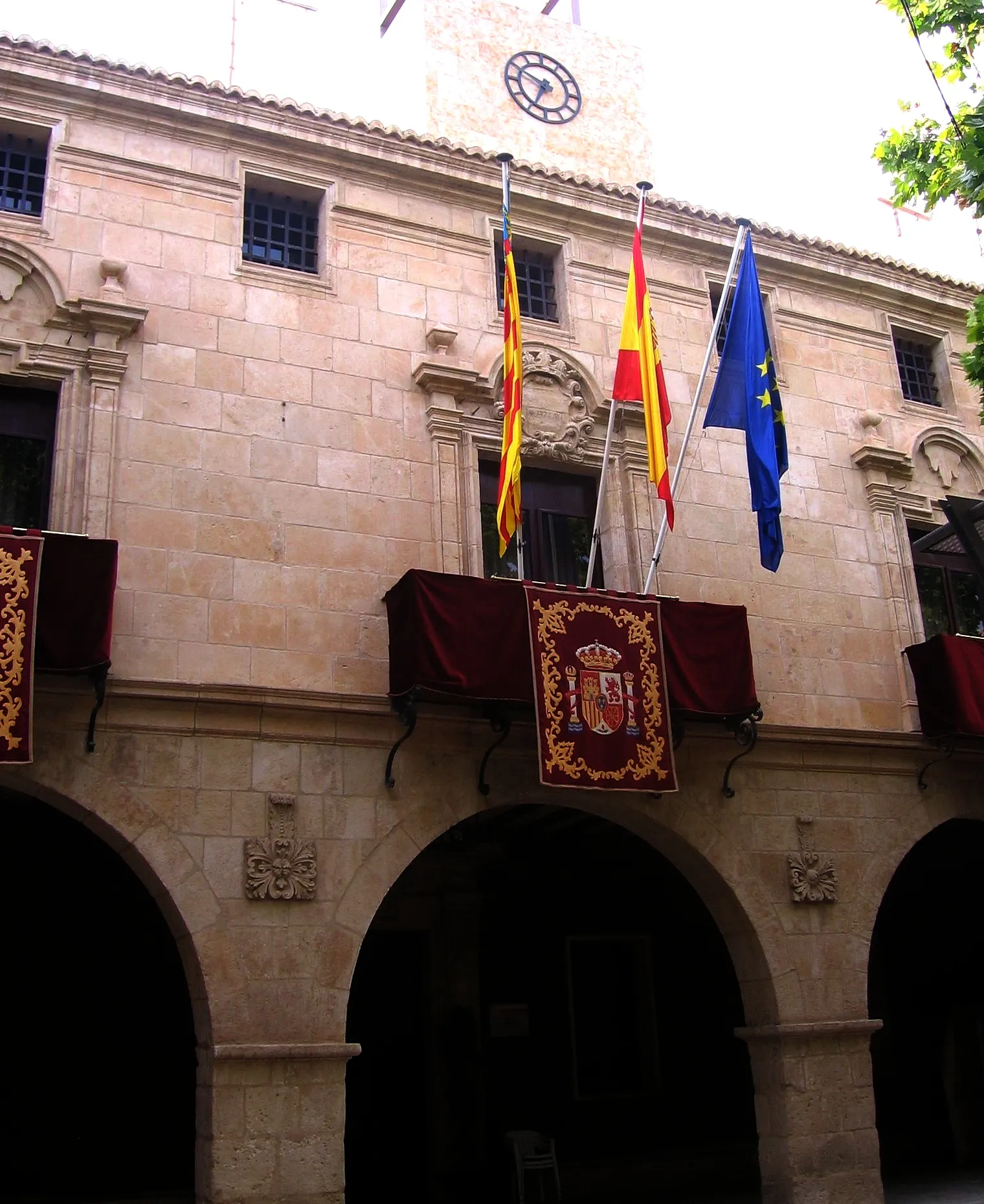 Photo showing: Edificio histórico del Ayuntamiento de Aspe