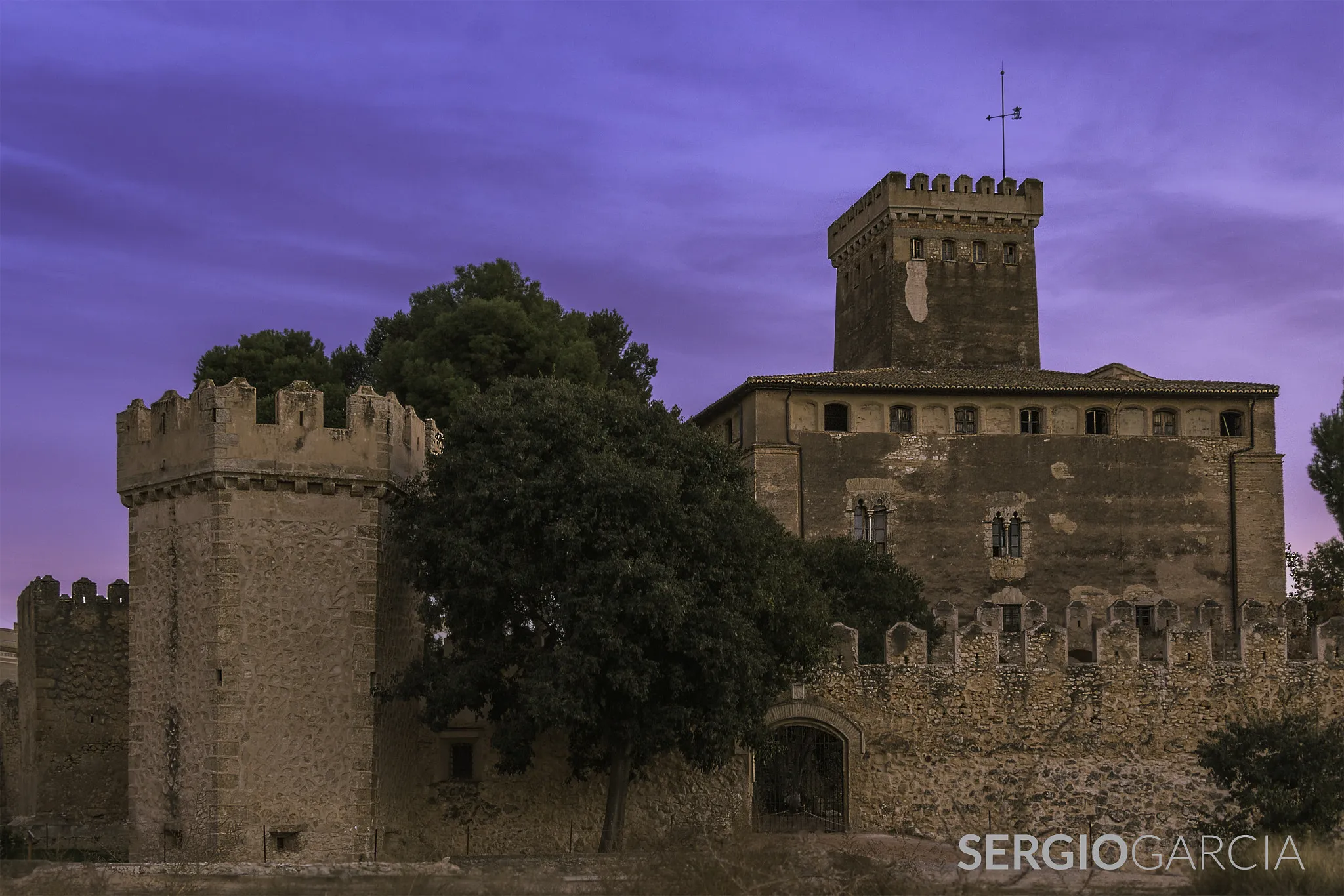 Photo showing: 500px provided description: es.wikipedia.org/wiki/Castillo_de_Benisan%C3%B3 [#travel ,#old ,#village ,#valencia ,#castell ,#Sky ,#Clouds ,#Nobody ,#Rural Scene ,#Turism ,#Castel Benissano]