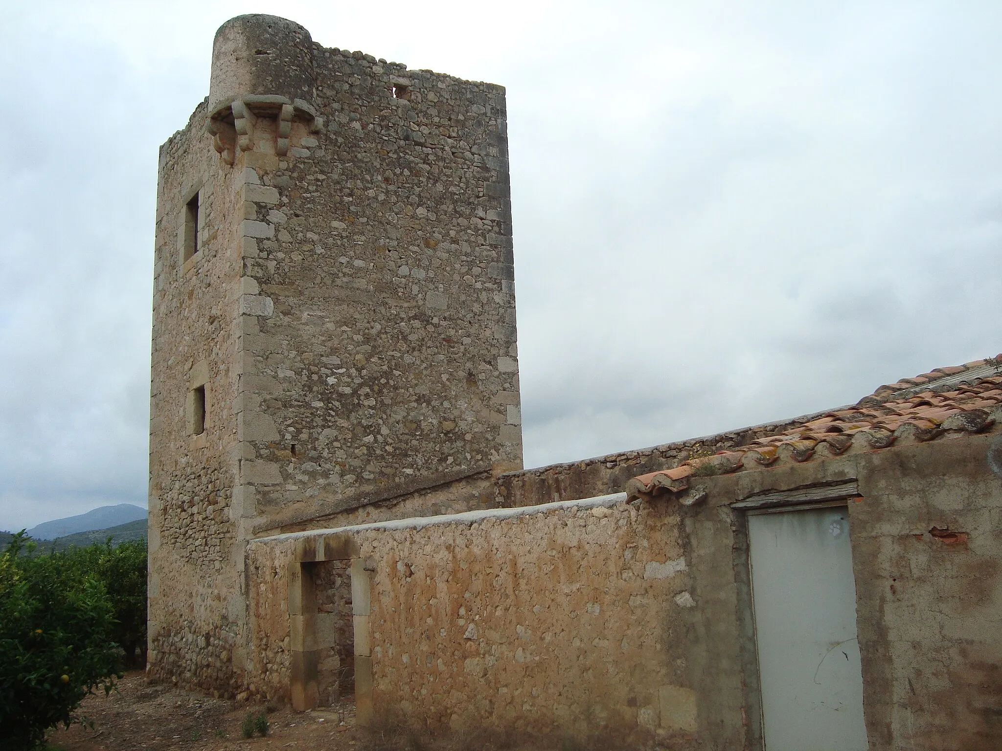 Photo showing: Torre de refugio y defensa, época medieval