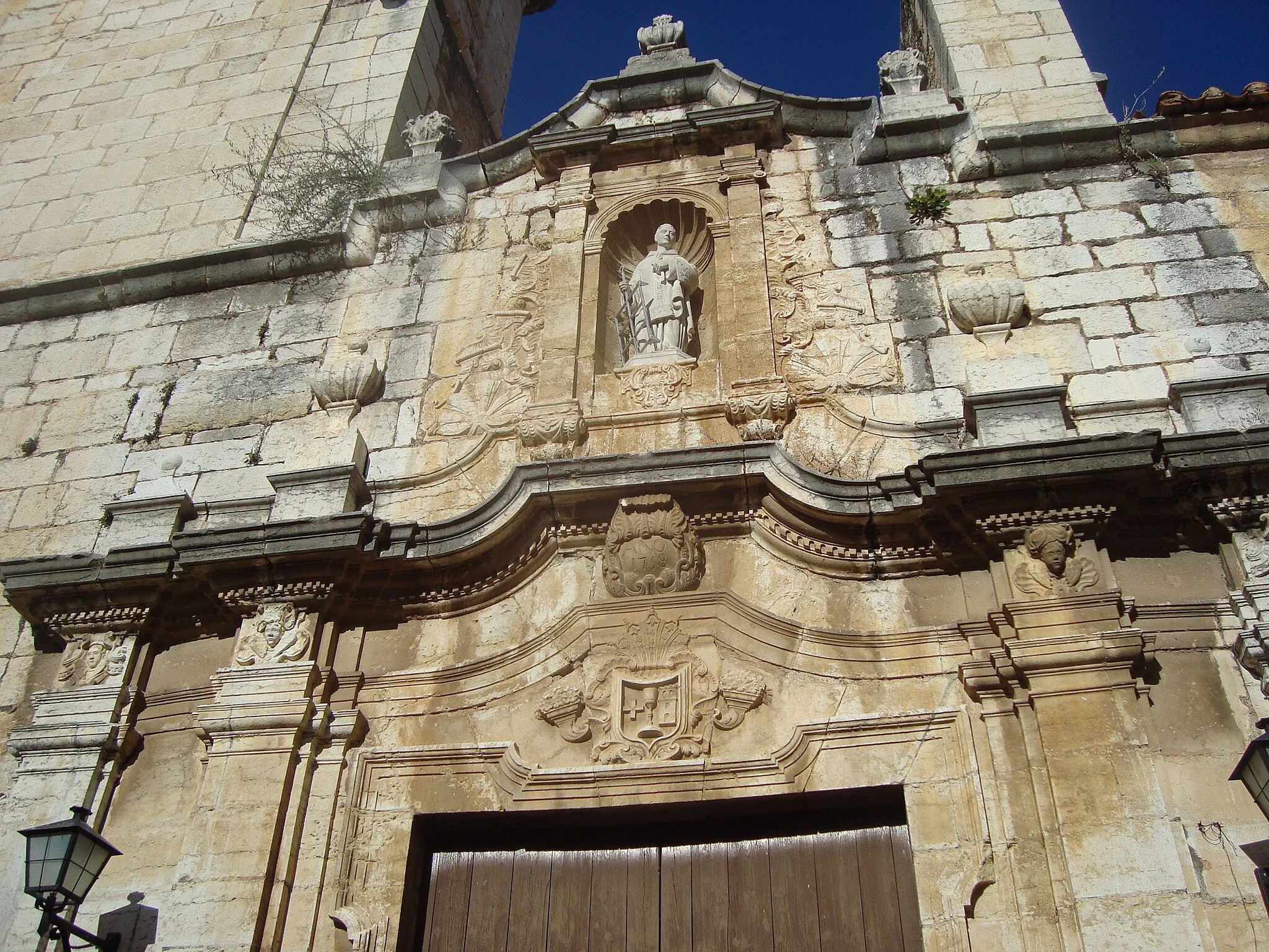 Photo showing: Pórtico de fachada principal de la iglesia parroquial de Càlig, Castellón