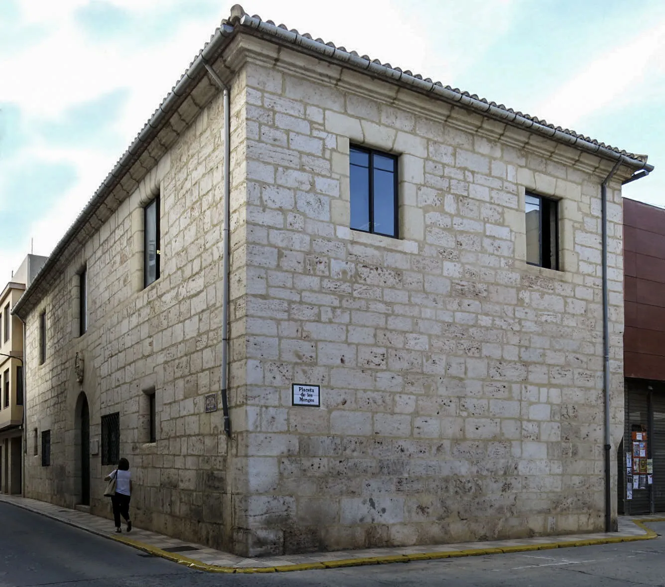 Photo showing: Biblioteca pública municipal Salvador Mahiques.