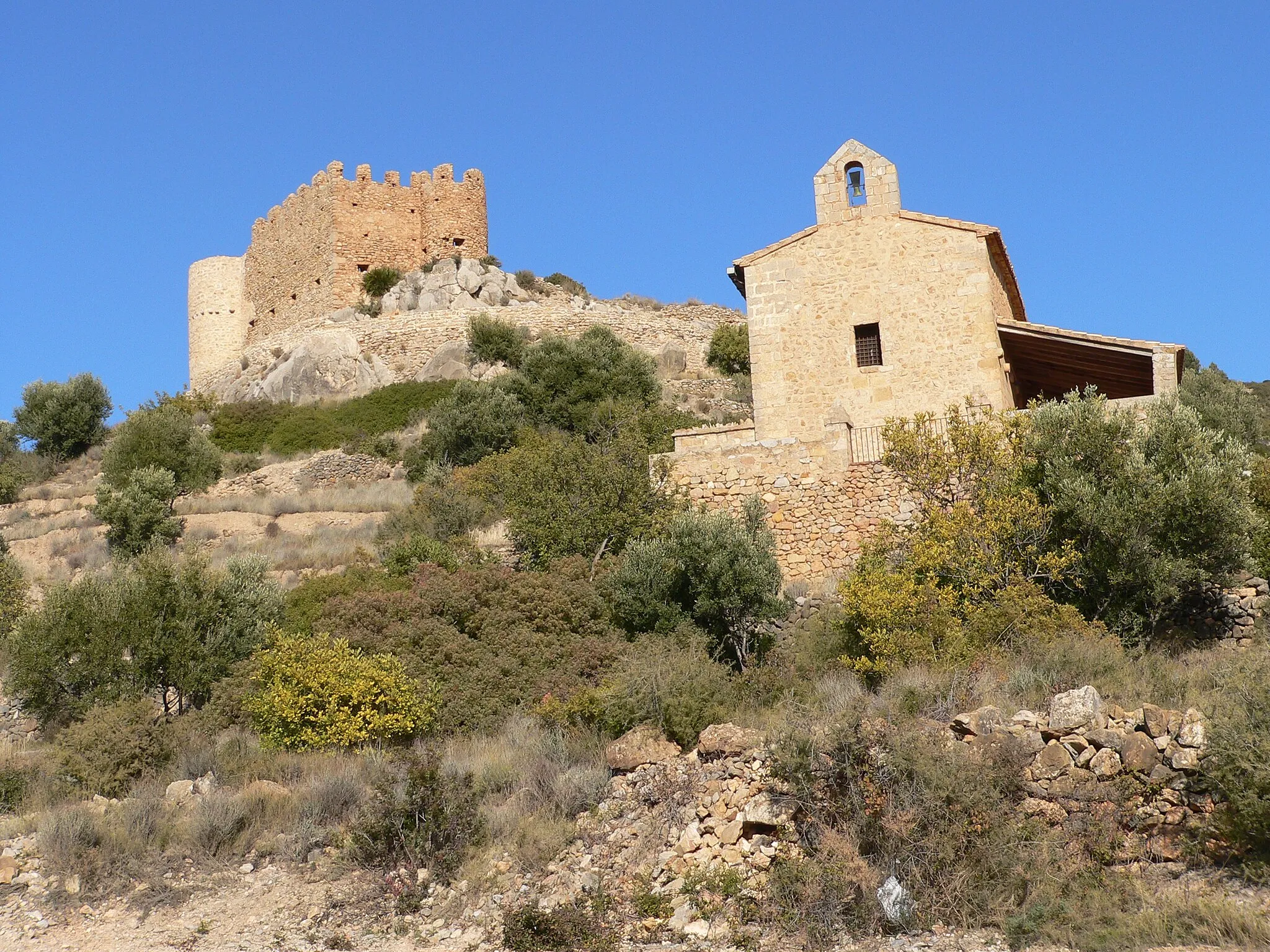 Photo showing: Castle of Alcalatén and fortified Hermitage Ermita del Salvador (Castellón)