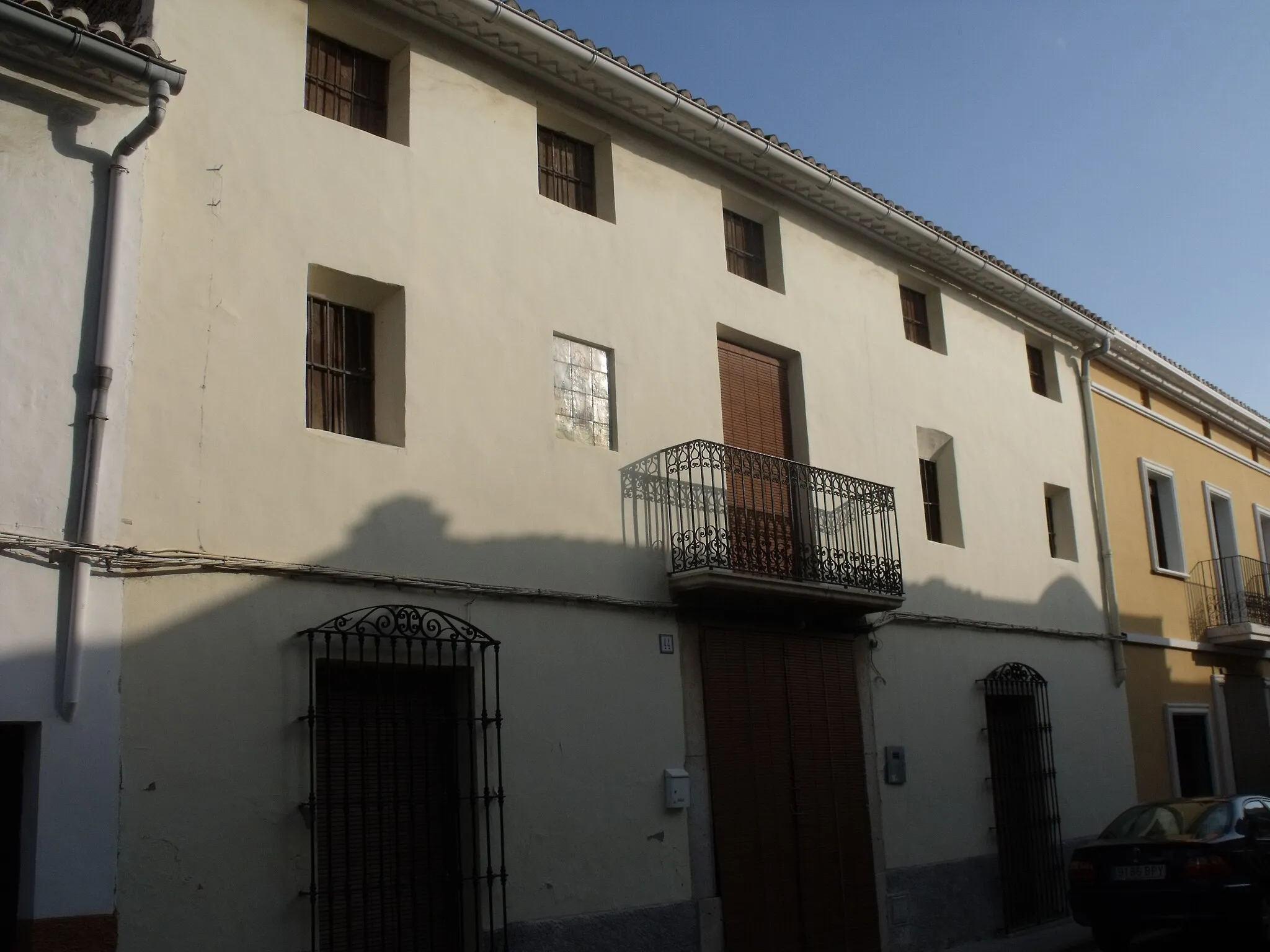 Photo showing: Edificio singular con retablo cerámico