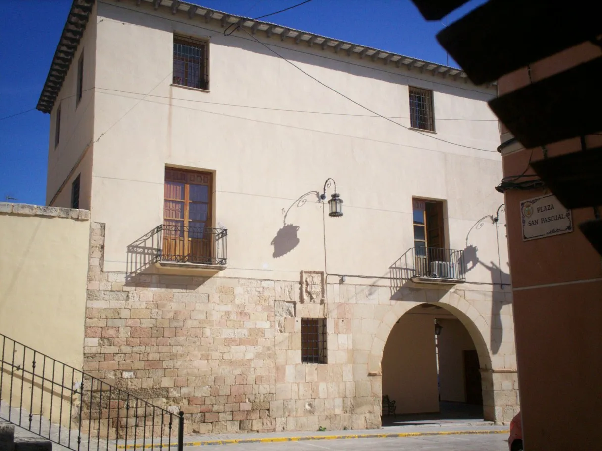 Photo showing: Parte de la Fachada del Excmo. Ayuntamiento de Monforte del Cid