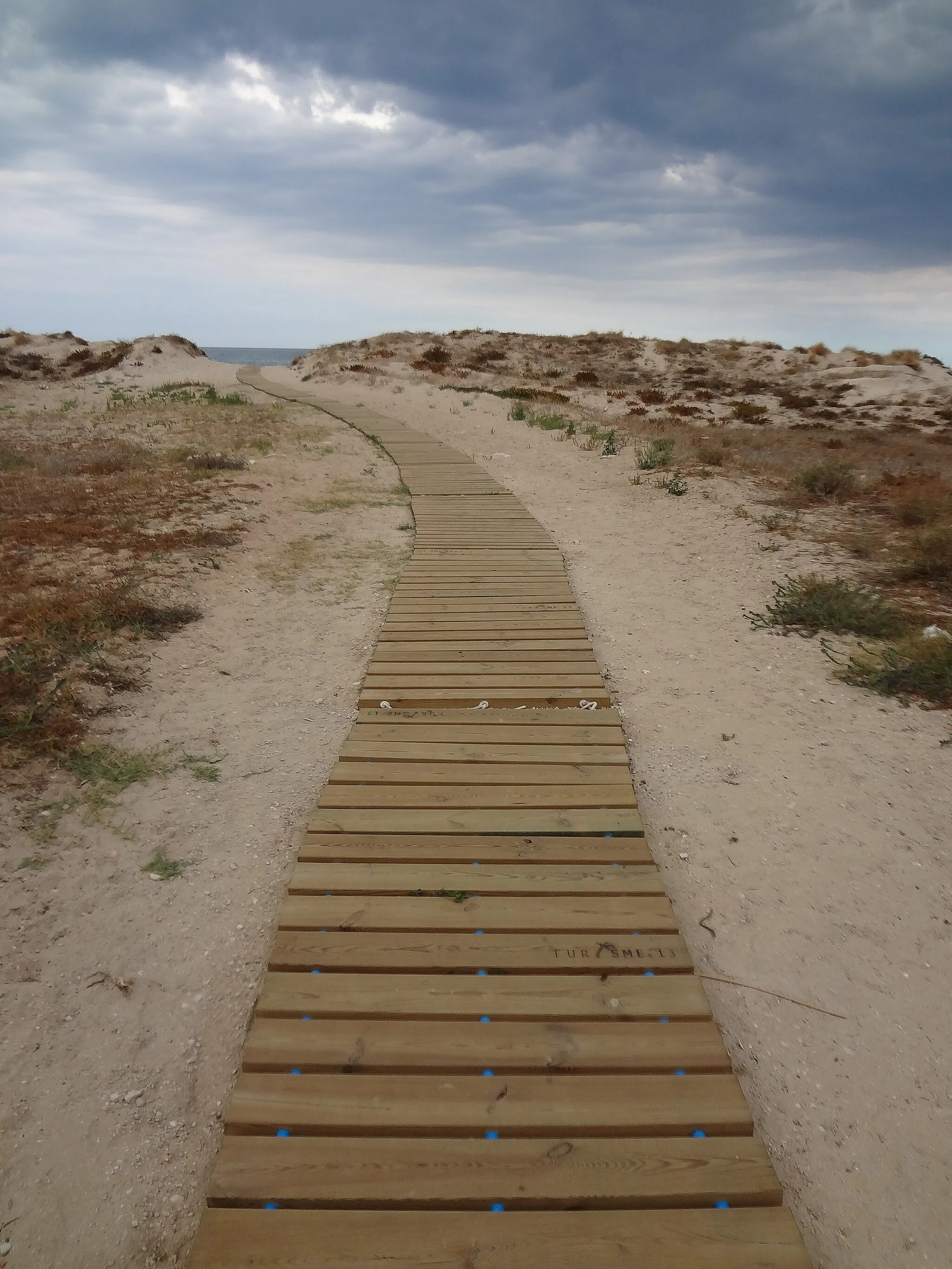 Photo showing: Walking path to the Mediterranean Sea  in Oliva, Valencia Region of the Spain