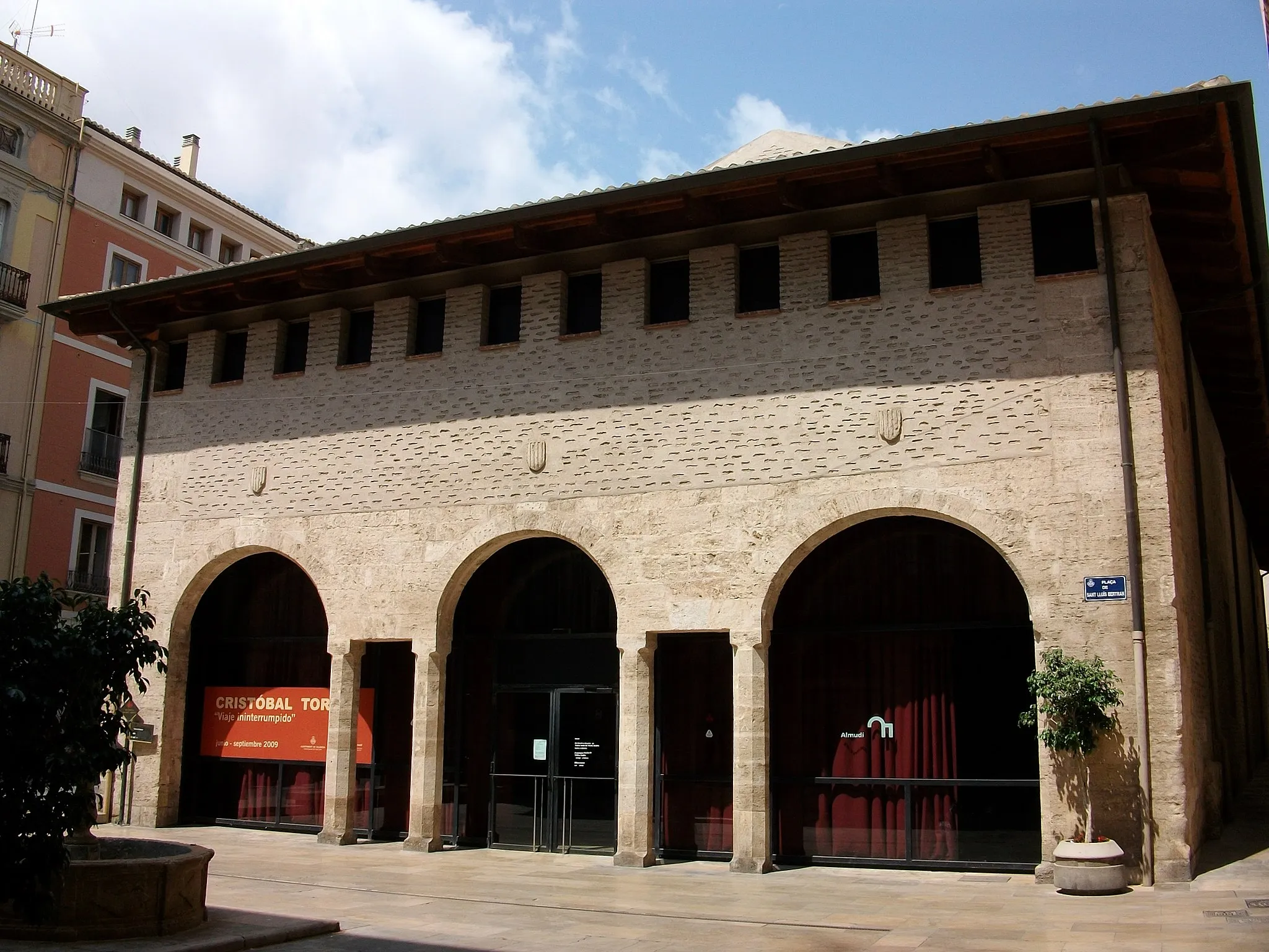 Photo showing: Almodí de València, abans magatzem de blat, ara sala d'exposicions.