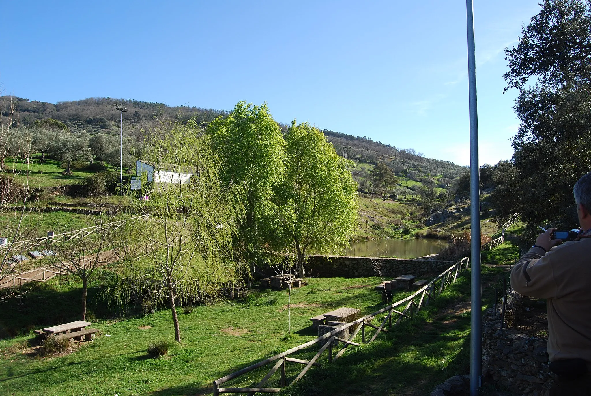 Photo showing: Merendero y charca natural de la Pisá del Caballo
