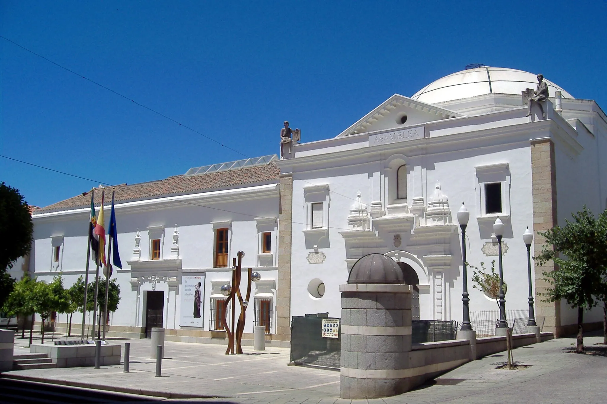 Photo showing: Former Hospital of San Juan de Dios in Mérida, seat of the Assembly of the Autonomous Community of Extremadura, Spain.