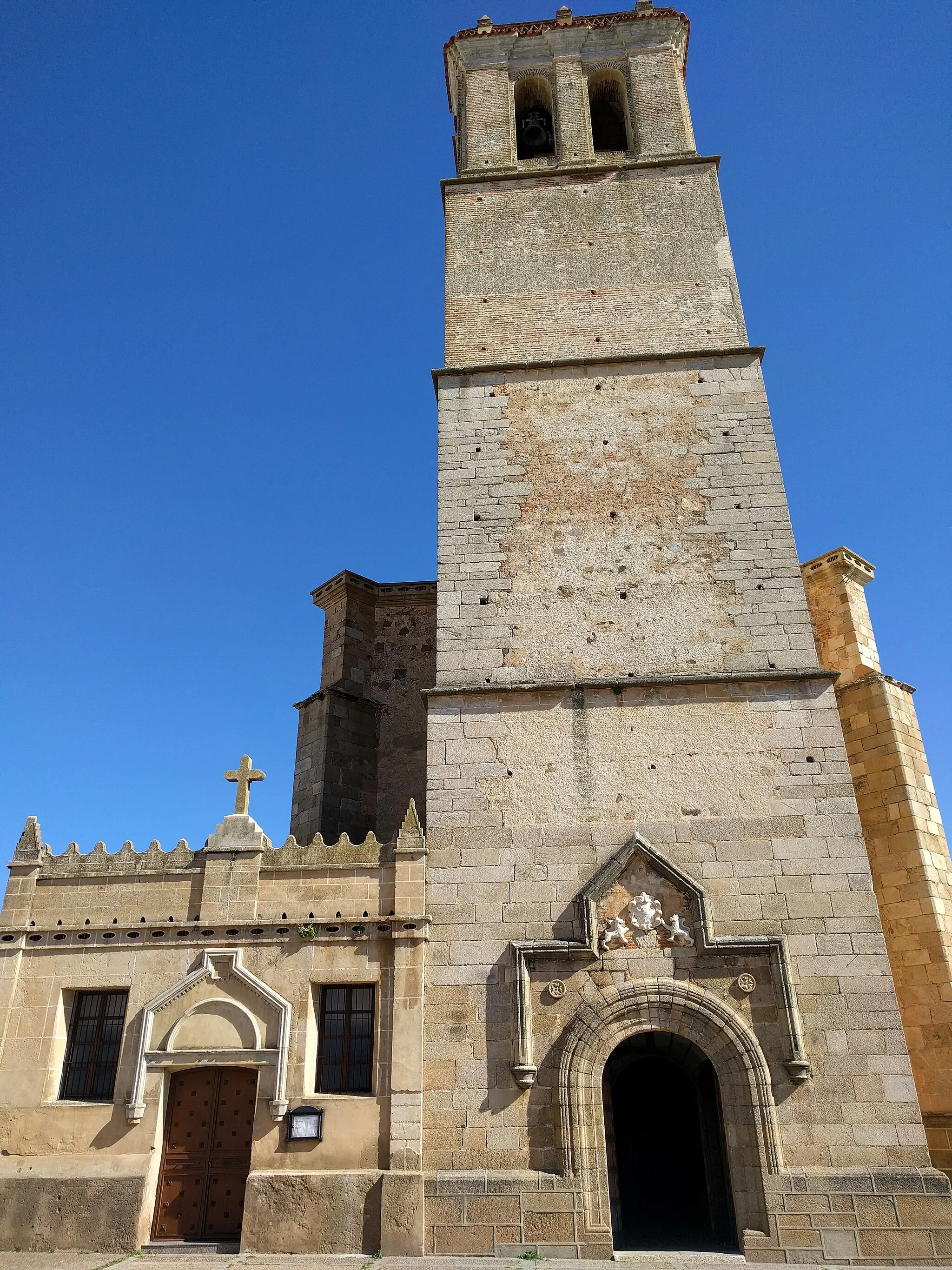 Photo showing: Portada de la parroquia de San Pedro, Montijo (Badajoz)