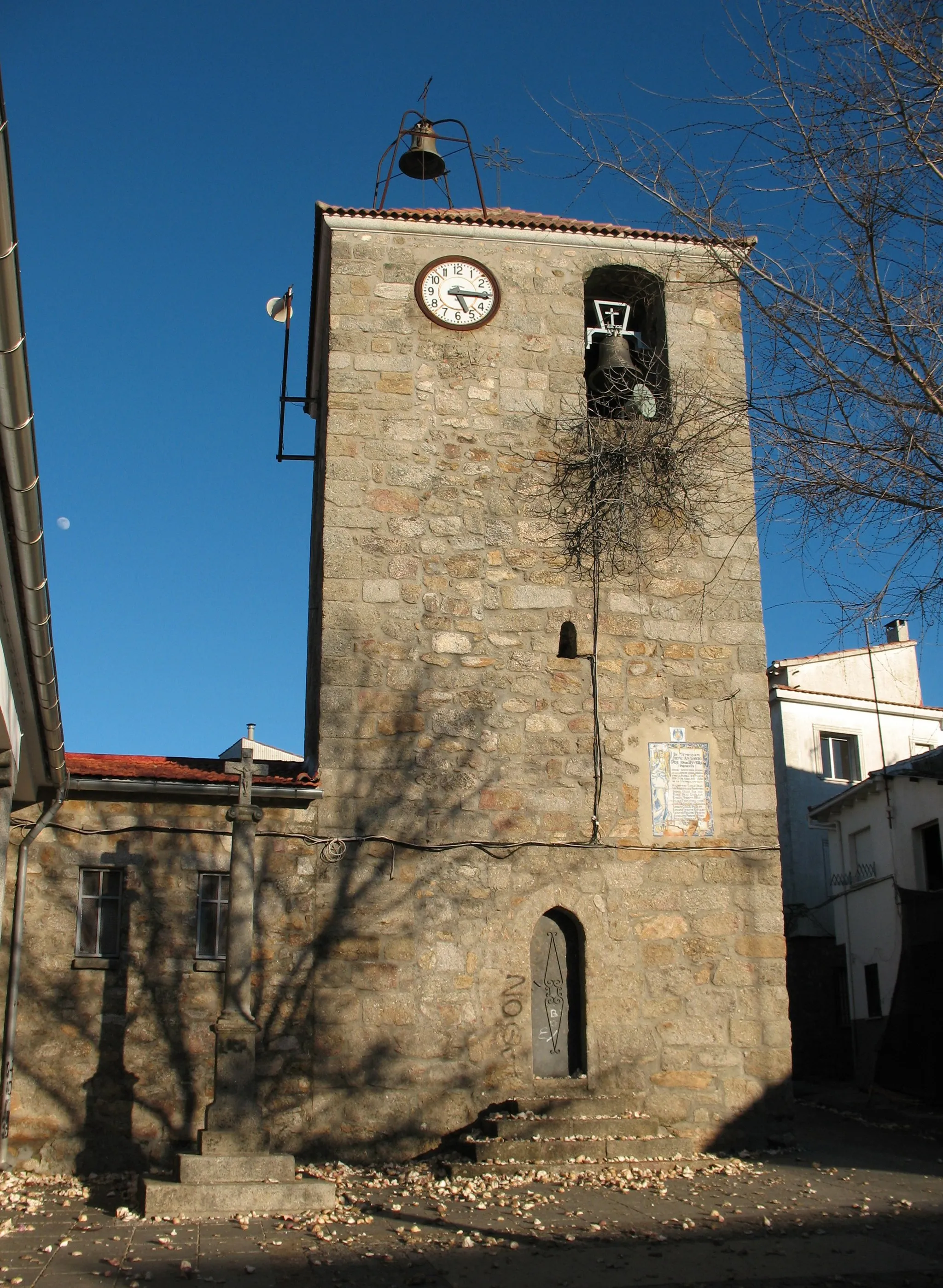 Photo showing: Iglesia de San Juan en el pueblo cacereño de Piornal