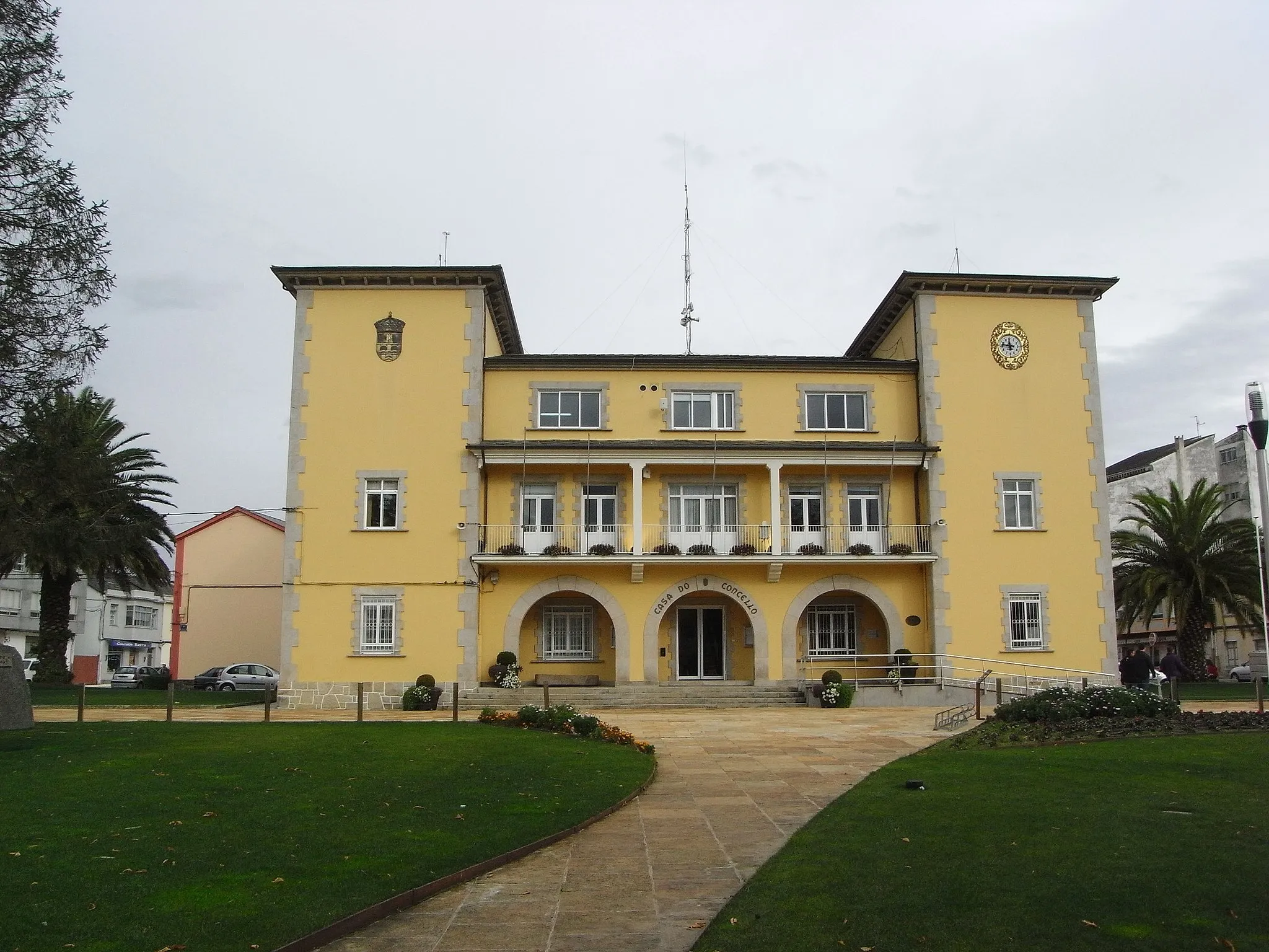 Photo showing: Casa do concello das Pontes de García Rodríguez na provincia da Coruña.