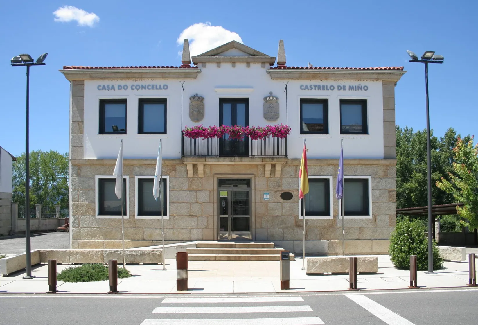 Photo showing: Town Hall in Castrelo de Miño (Spain)