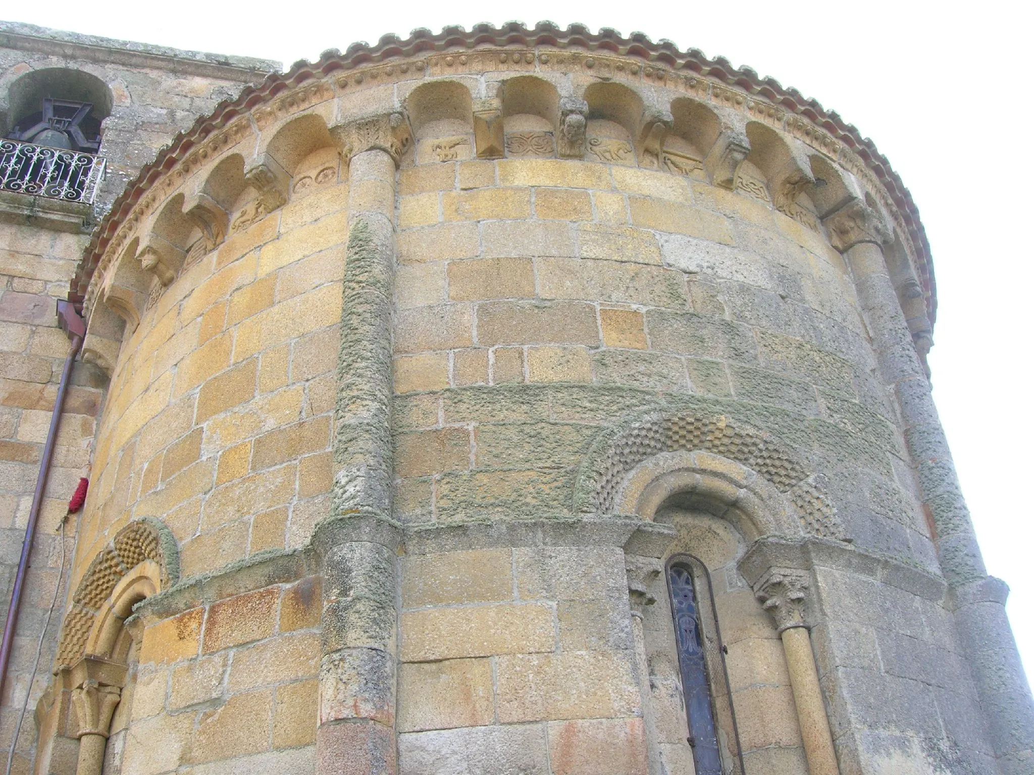 Photo showing: Absida da igrexa de Santa María de Castrelo de Miño, no concello de Castrelo de Miño