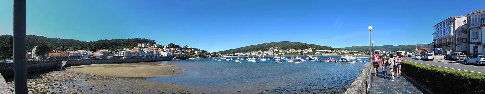 Photo showing: view of Corcubion from the promenade