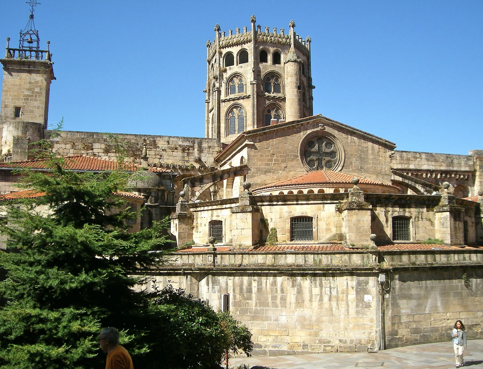 Photo showing: Ourense cathedral in western Spain. Uploaded from Flickr.
