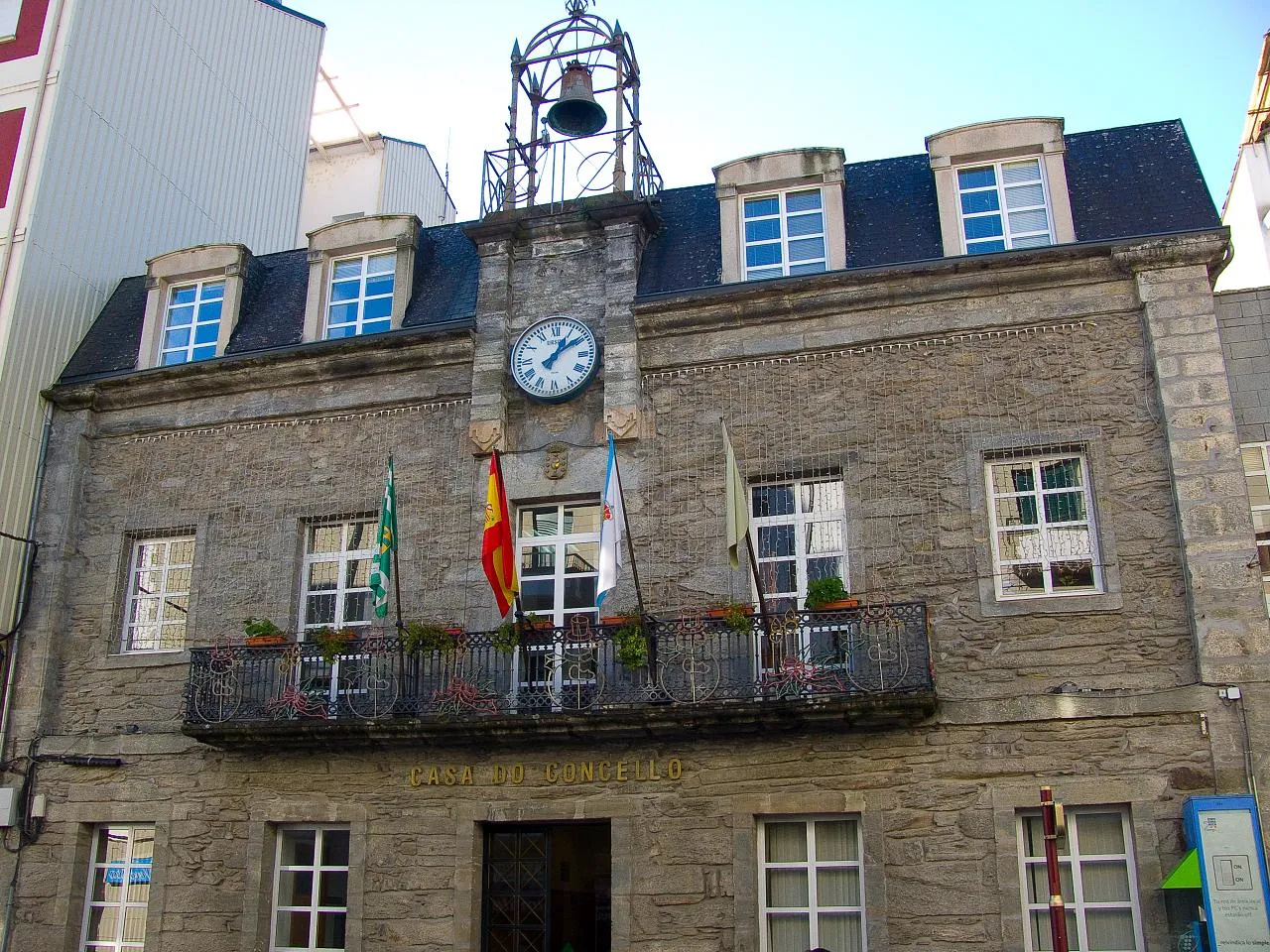 Photo showing: Casa do concello de Quiroga, Lugo.