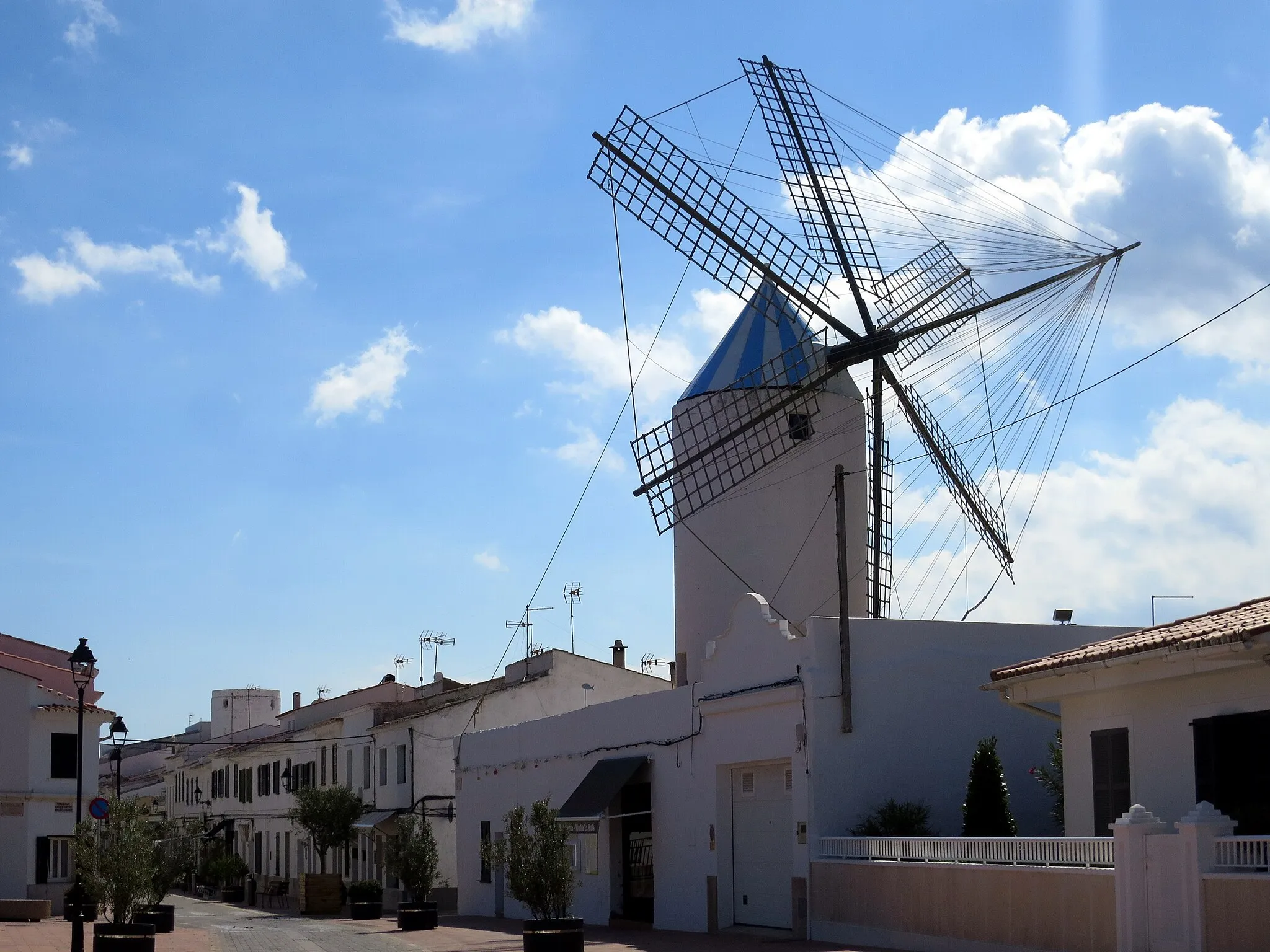 Photo showing: Windmill
