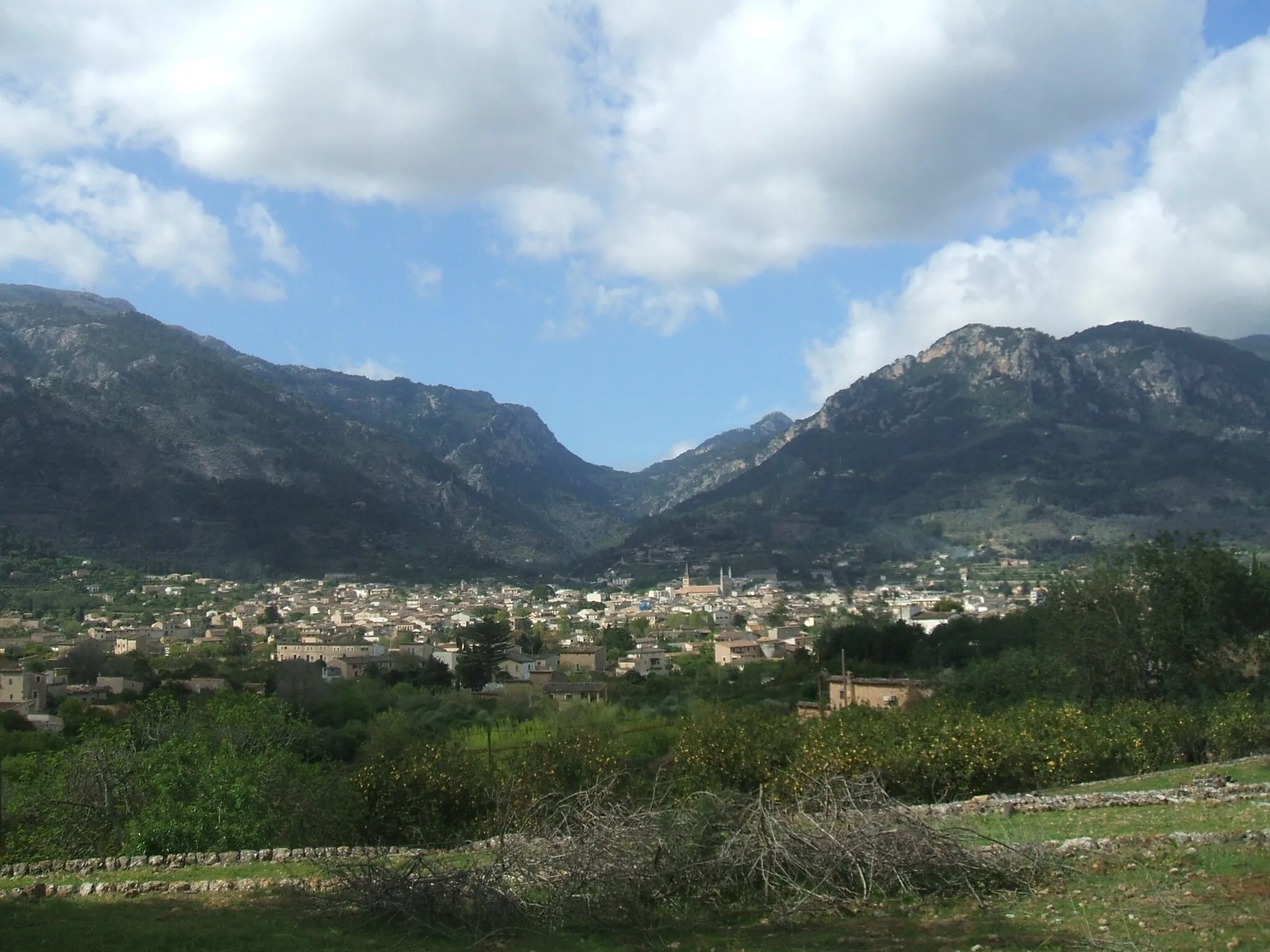 Photo showing: Cityscape of Sóller from the North.