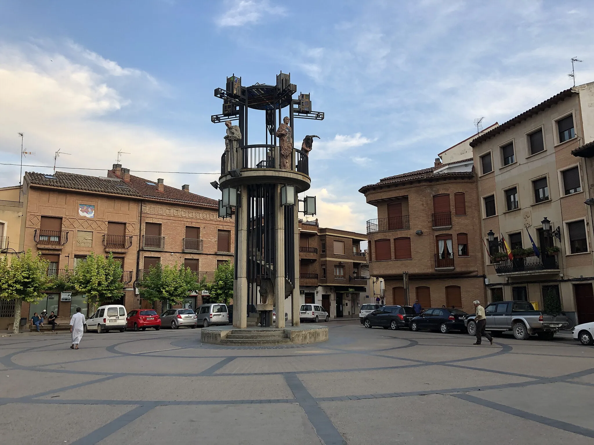 Photo showing: Monumento de la Plaza de España in Aldeanueva de Ebro (1990). Created by Miguel Ángel Sáinz Jiménez (1955 - 2002).