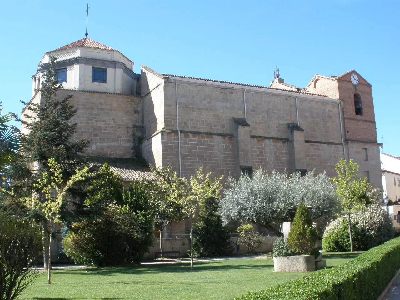 Photo showing: Iglesia de San Pedro (Lardero, La Rioja)