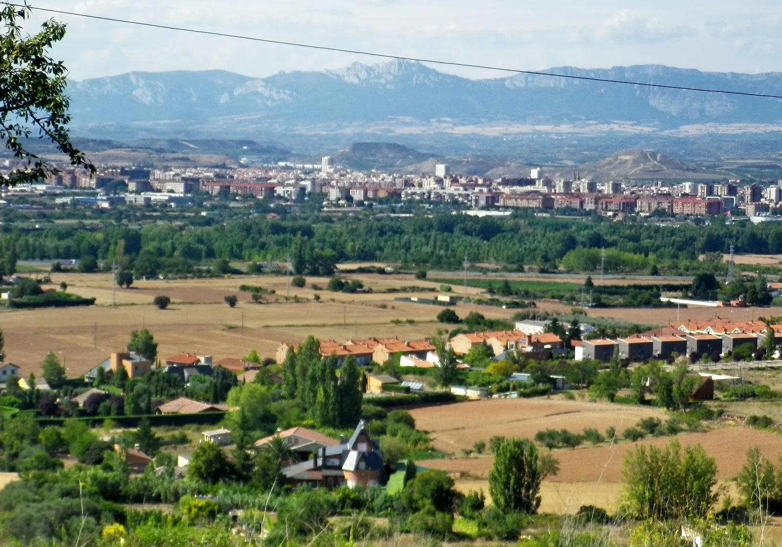 Photo showing: Logroño visto desde Villamediana de Iregua.