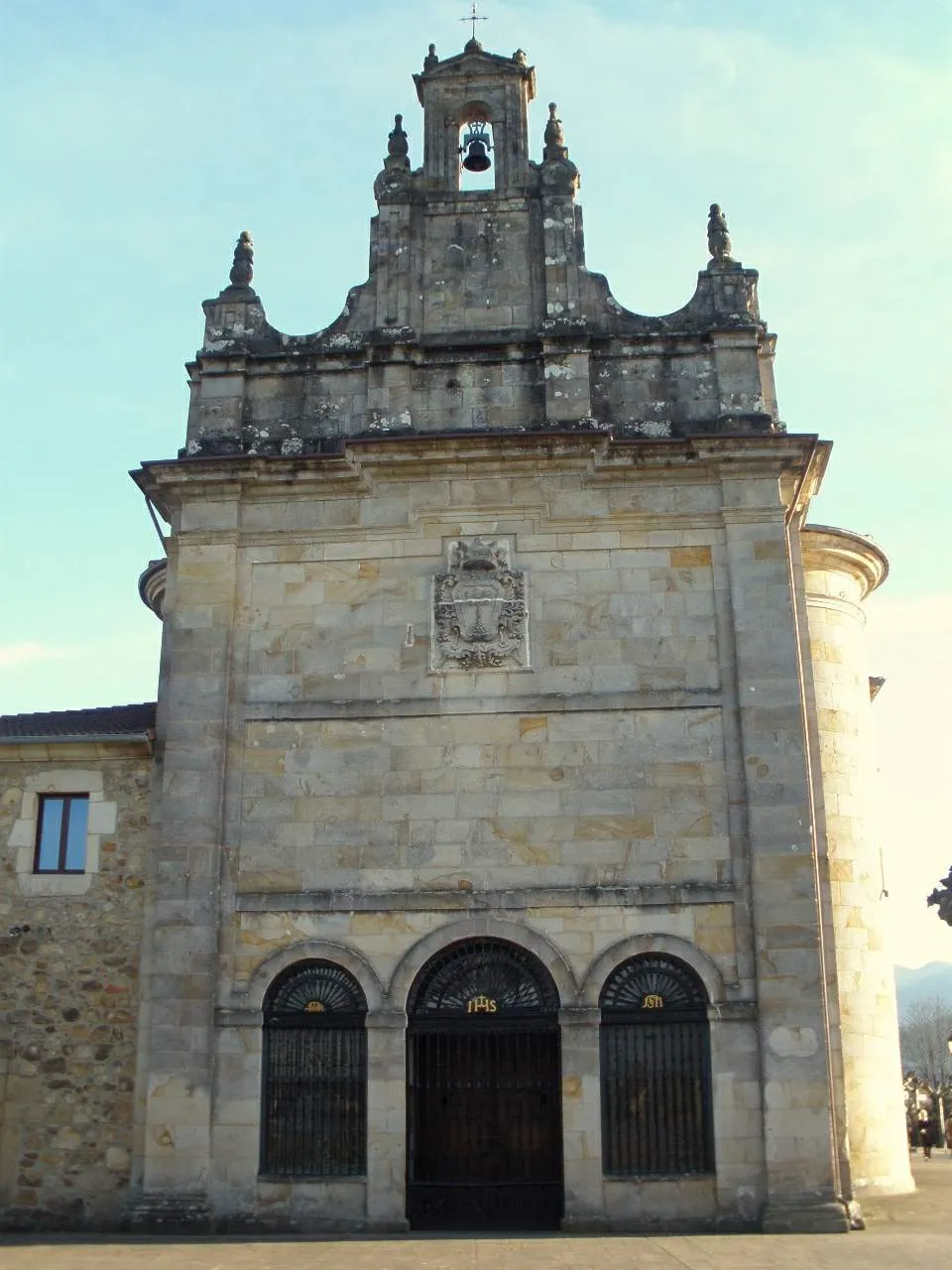 Photo showing: Iglesia de San Juan Bautista de Larrea (Convento del Carmen), en Amorebieta