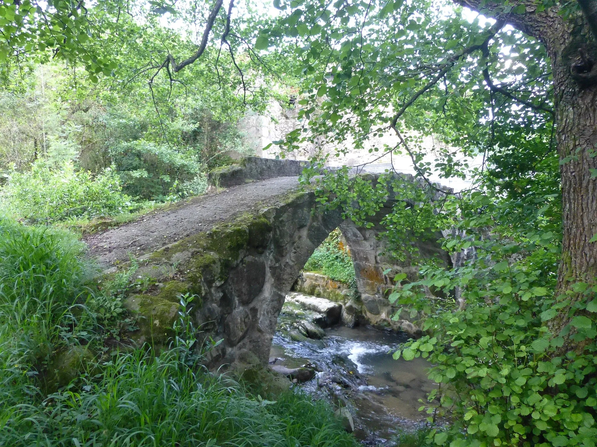 Photo showing: Puente en el complejo de Errotatu (ruinas)  en  Berriz, Bizkaia País Vasco (España)