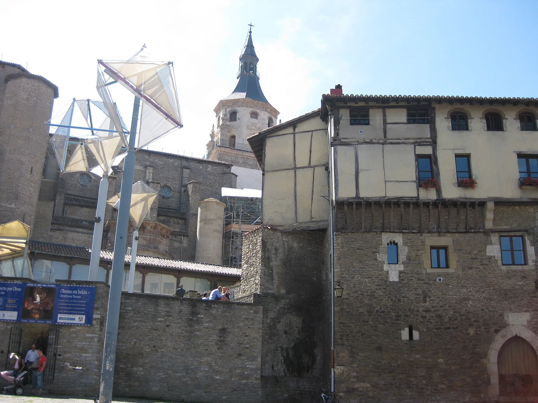 Photo showing: Catedral de Santa María y Torre medieval de los Hurtado de Anda en Vitoria-Gasteiz