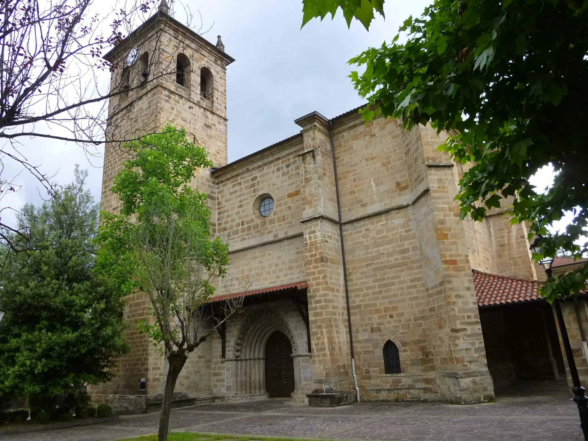 Photo showing: Idiazabal - Iglesia del Señor San Miguel