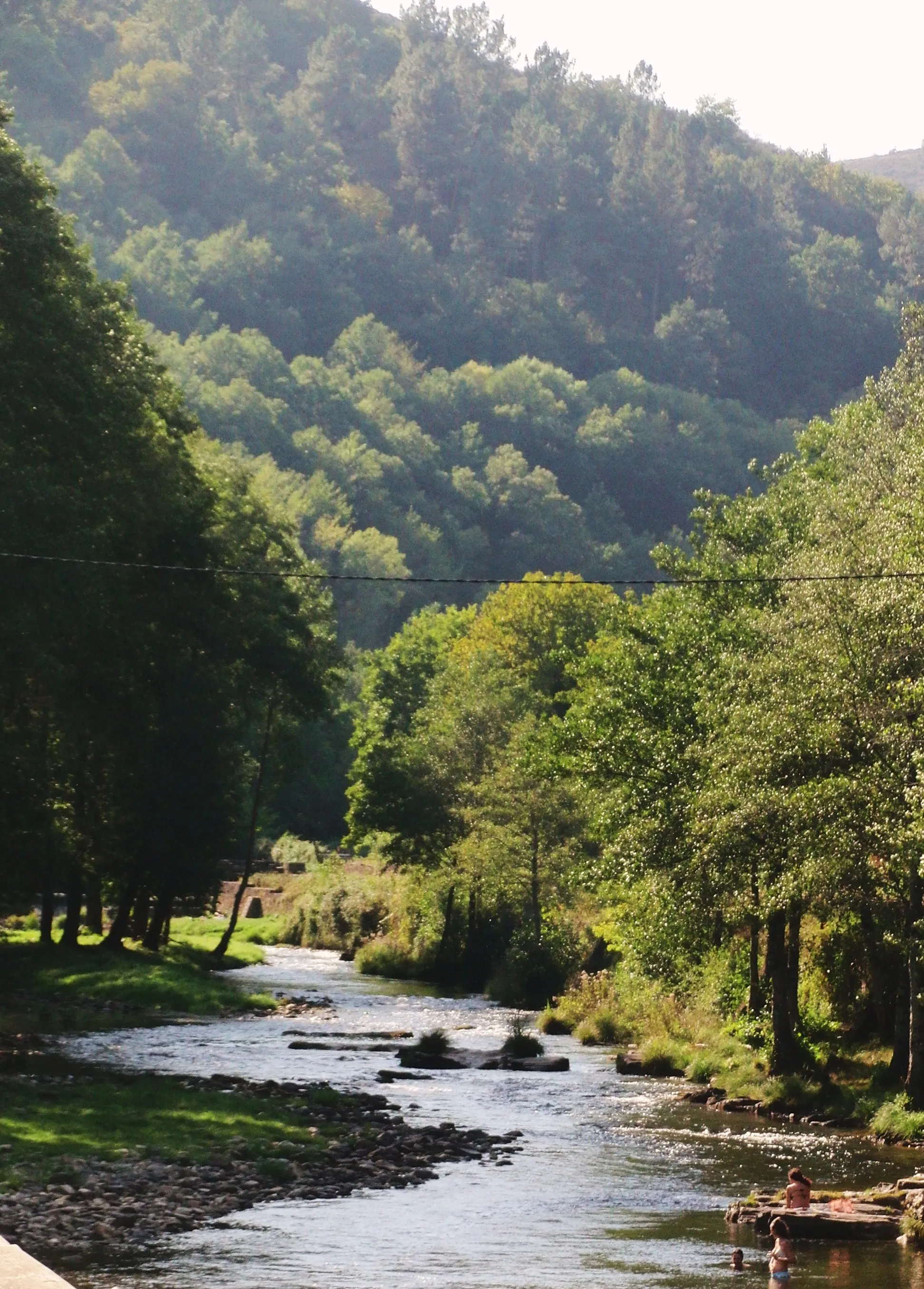 Photo showing: Río Navia, en Navia de Suarna