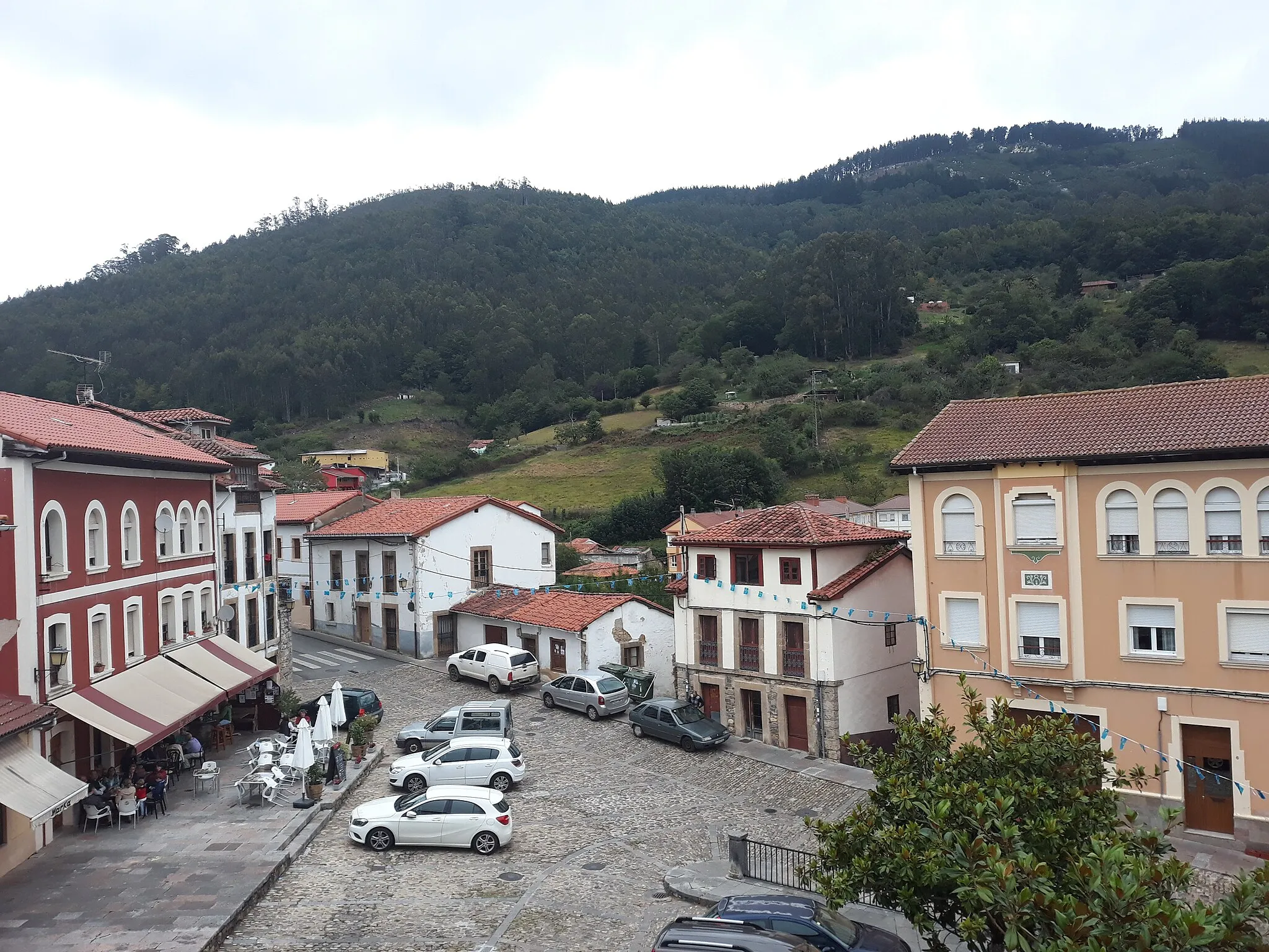 Photo showing: Salas, on the Primitive Way of Saint James. Asturias, Spain.