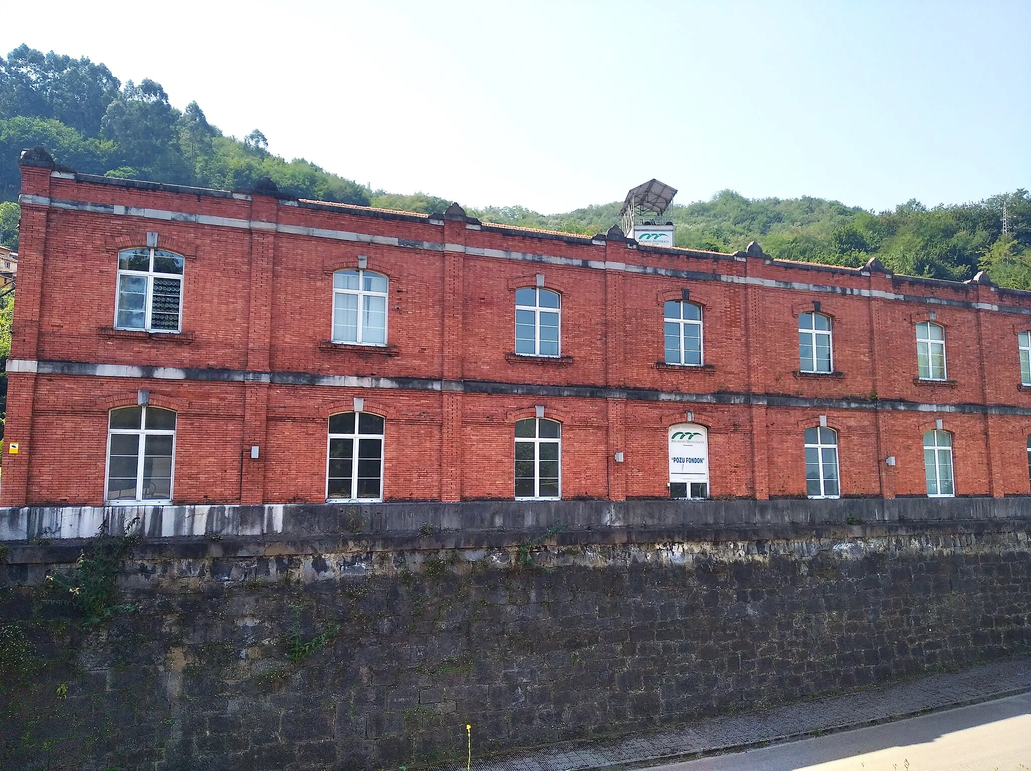 Photo showing: Pozo Fondón en Langreo, Asturias, España