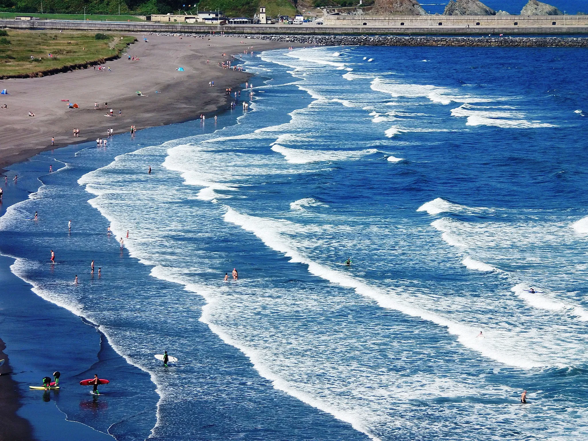 Photo showing: Rip currents are responsible for most the rescues and drowning at the beach