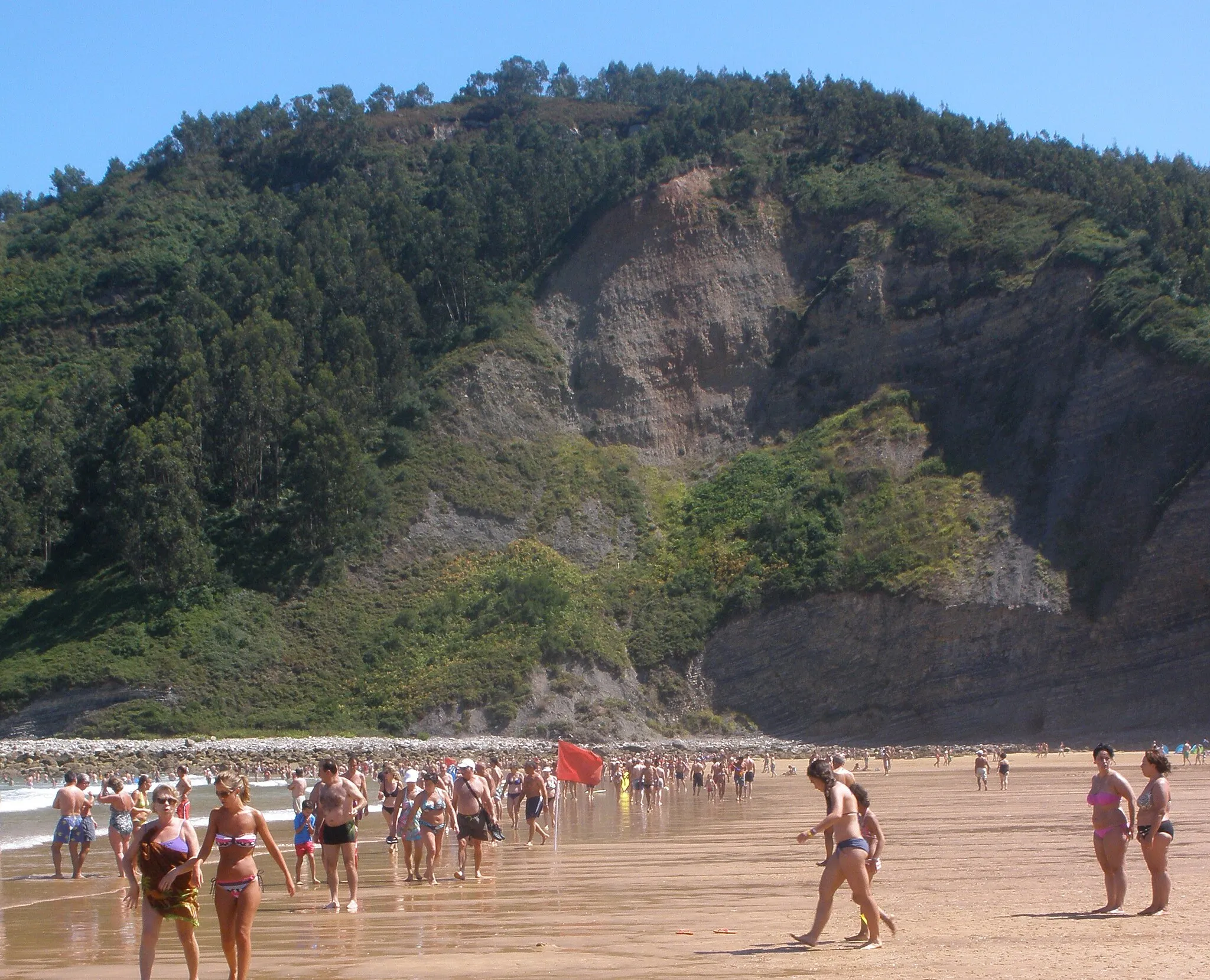 Photo showing: Monte Rodiles con la playa de Rodiles en primer término, en Villaviciosa, Asturias