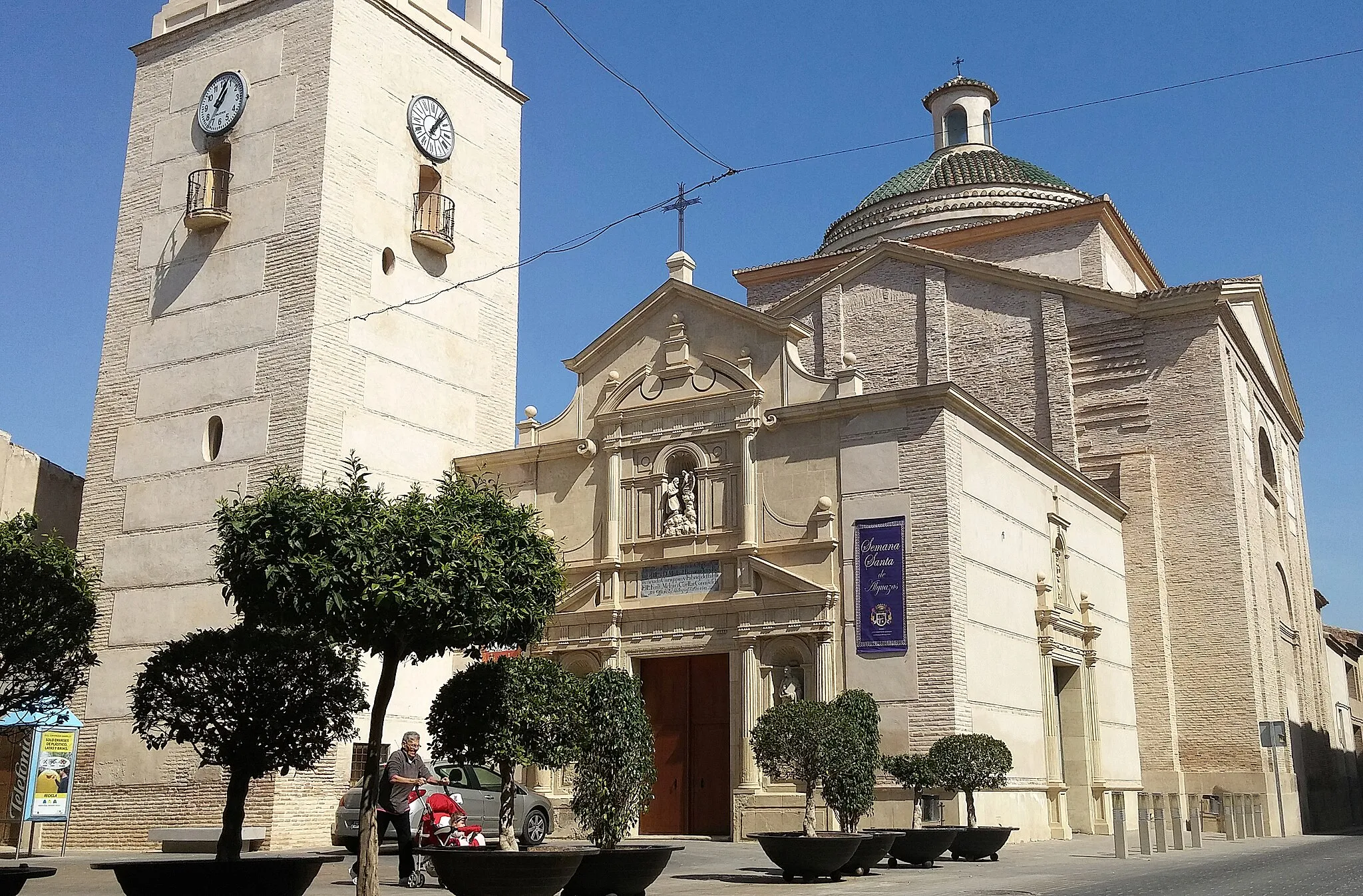 Photo showing: Panorámica completa de la fachada principal de la Iglesia de San Onofre de Alguazas