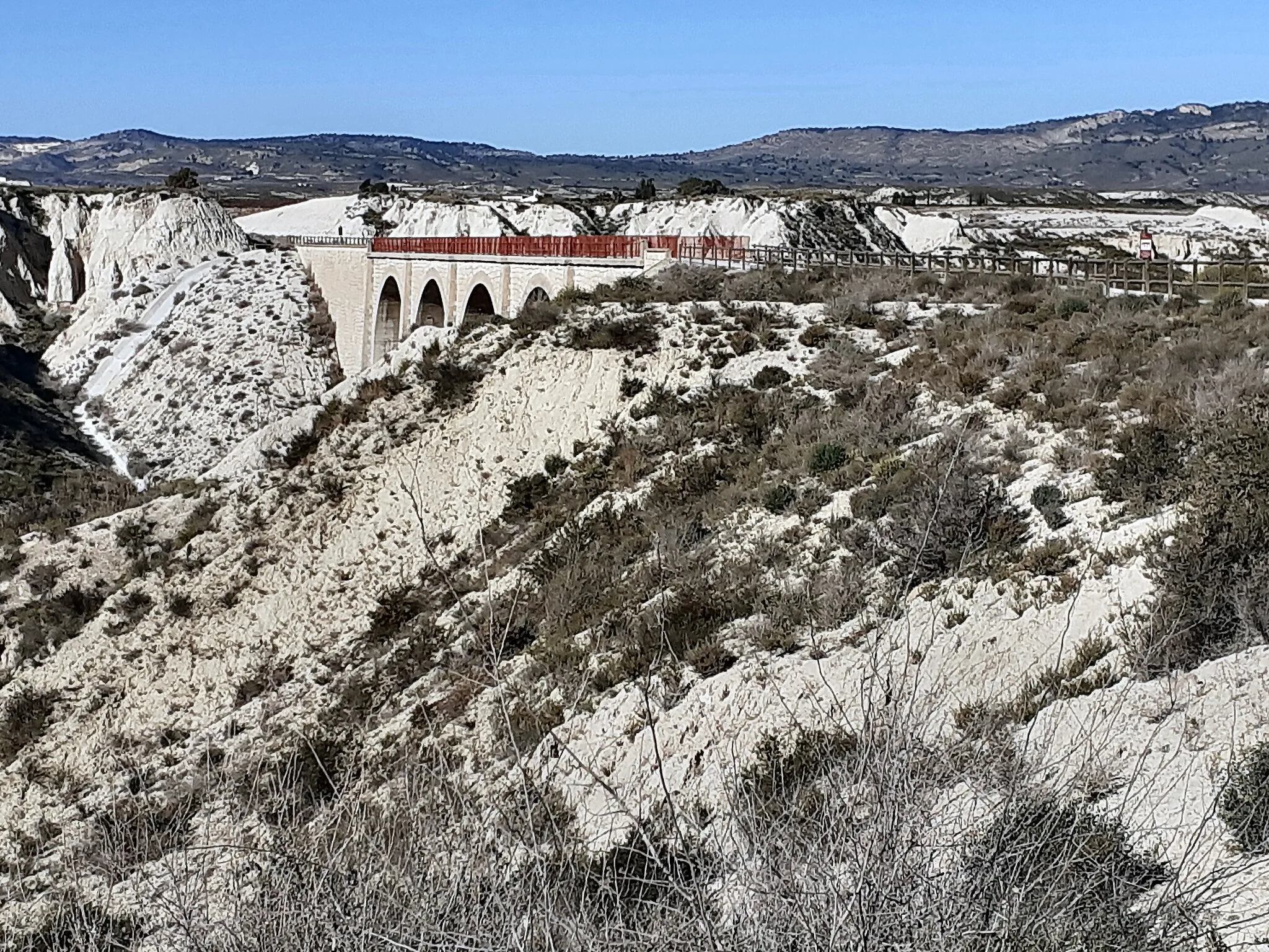 Photo showing: Bridge on cyclepath via verde del noroeste, Landscape of Murcia region