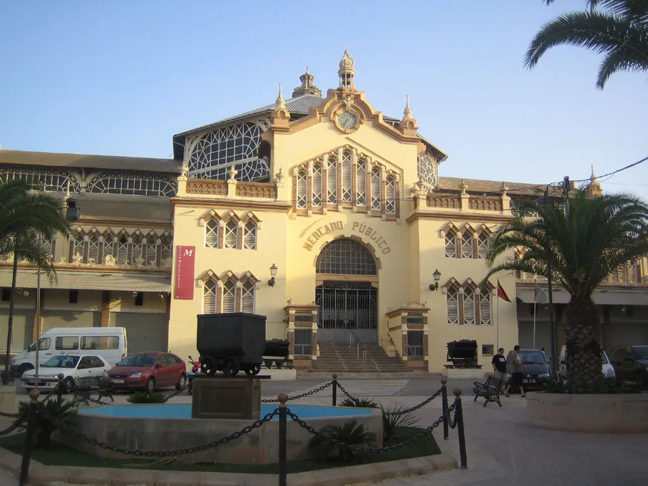 Photo showing: Mercado público de La Unión (Murcia). Obra modernista de Víctor Beltrí. Sede del Festival del Cante de las Minas.