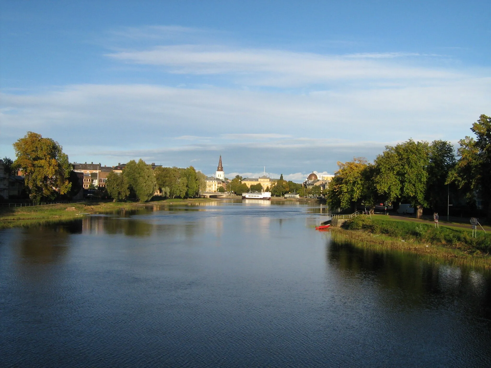 Photo showing: Karlstad centrum sedd från Klaraborgsbron.