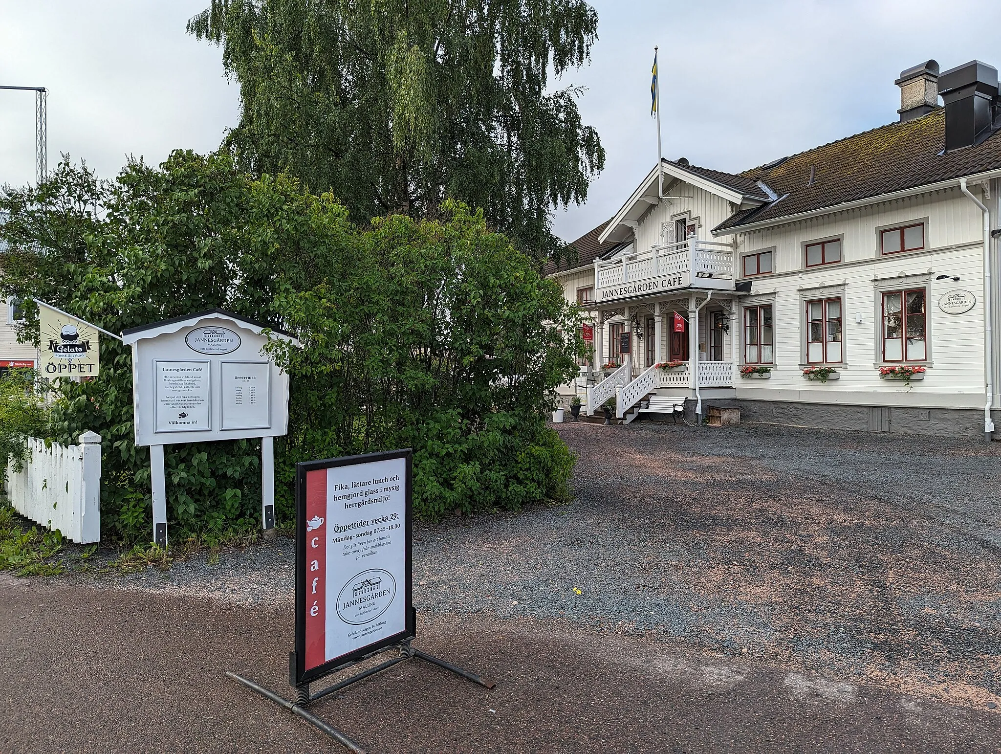 Photo showing: Jannesgården i Malung den 18 juli 2023

This file was made possible through Svenska dansbandsveckan 2023, a community driven project funded by Wikimedia Sverige.