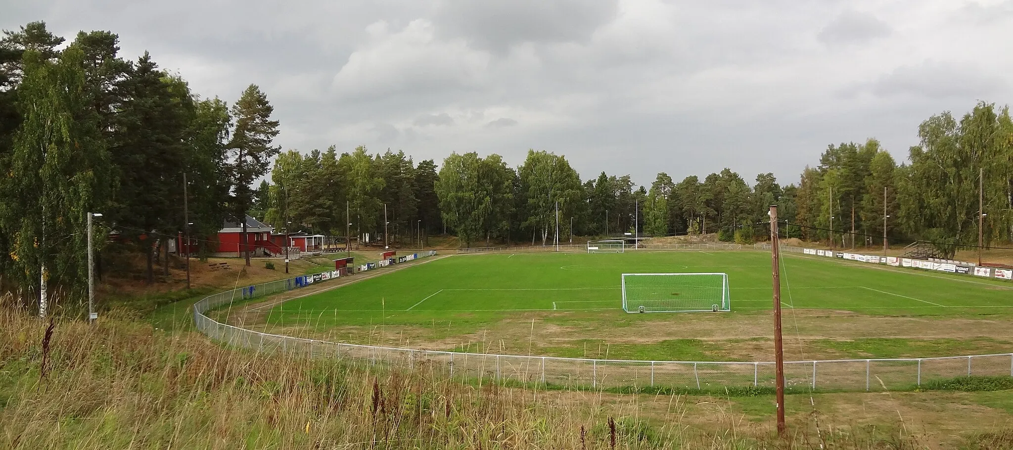 Photo showing: Skogsvallen i Hällbybrunn i Eskilstuna.