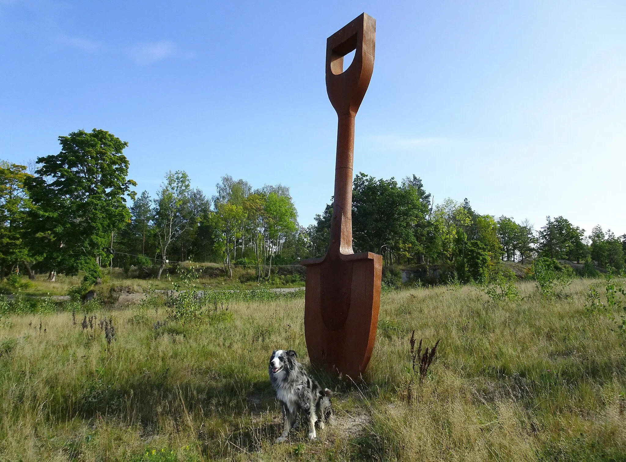 Photo showing: Skulptur "Spaden" av Gunnar Carl Nilsson i Abine Noijs park, Hälleforsnäs bruk