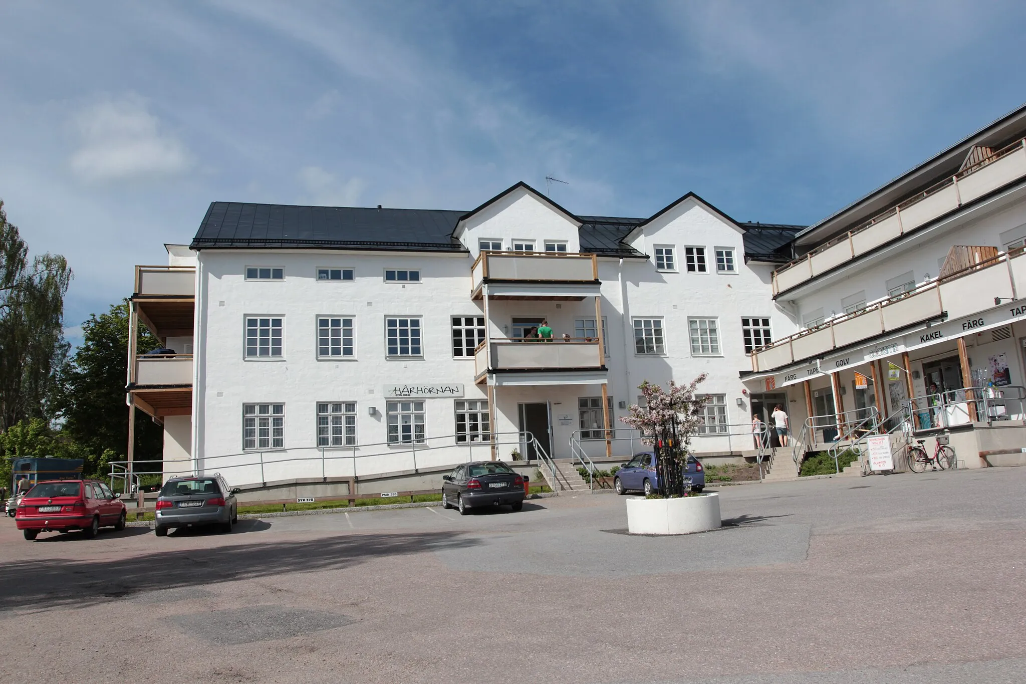 Photo showing: Gamla syfabriken SABÖ i Örbyhus. Det enda som återstår av den en gång blomstrande TEKO-industrin på orten, med flera aktörer. Foto uppladdat som en del i Bergslagssafarin 26 maj 2012.
