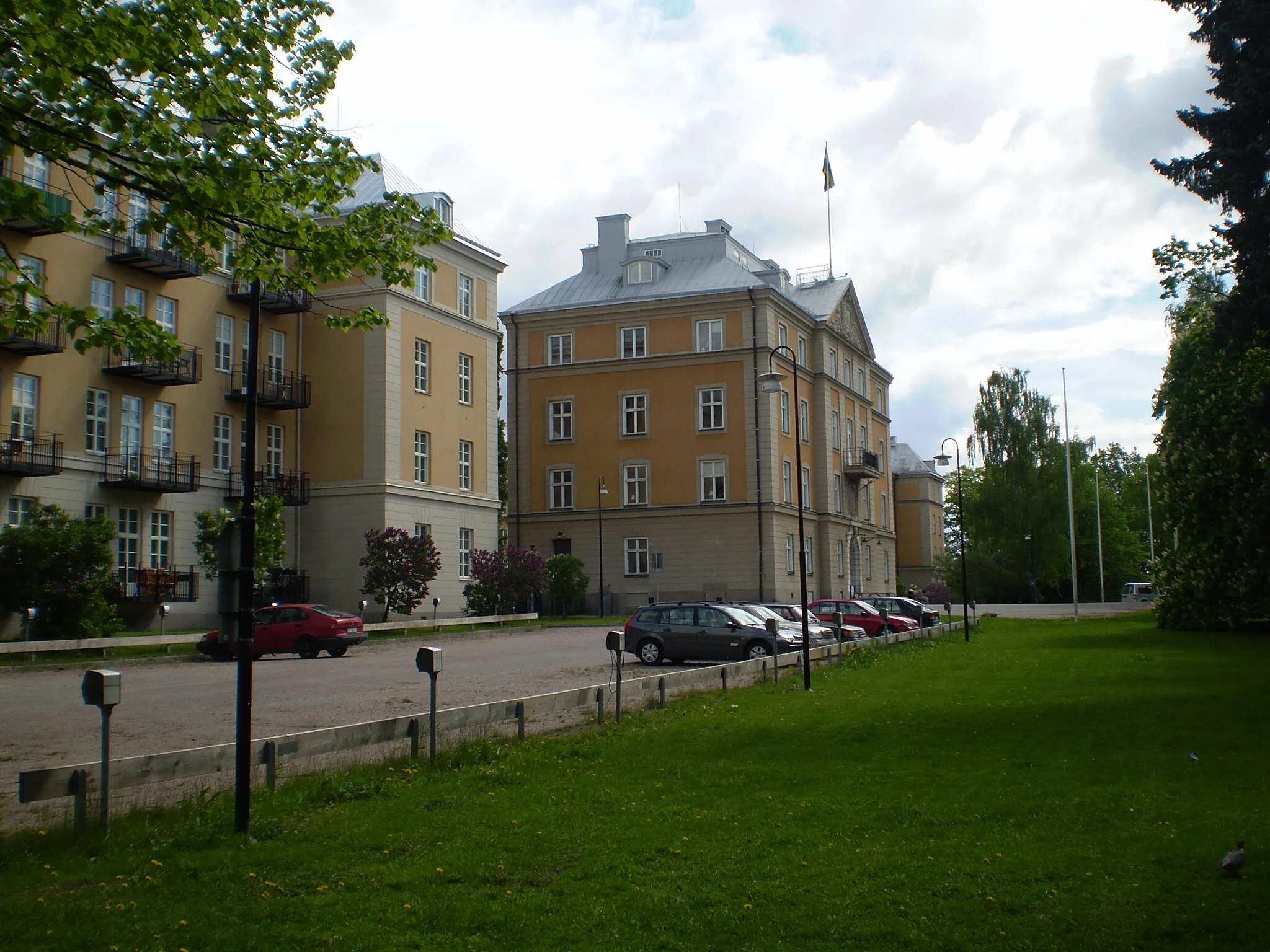 Photo showing: Vy från framsidan av Livregementets grenadjärers kaserner