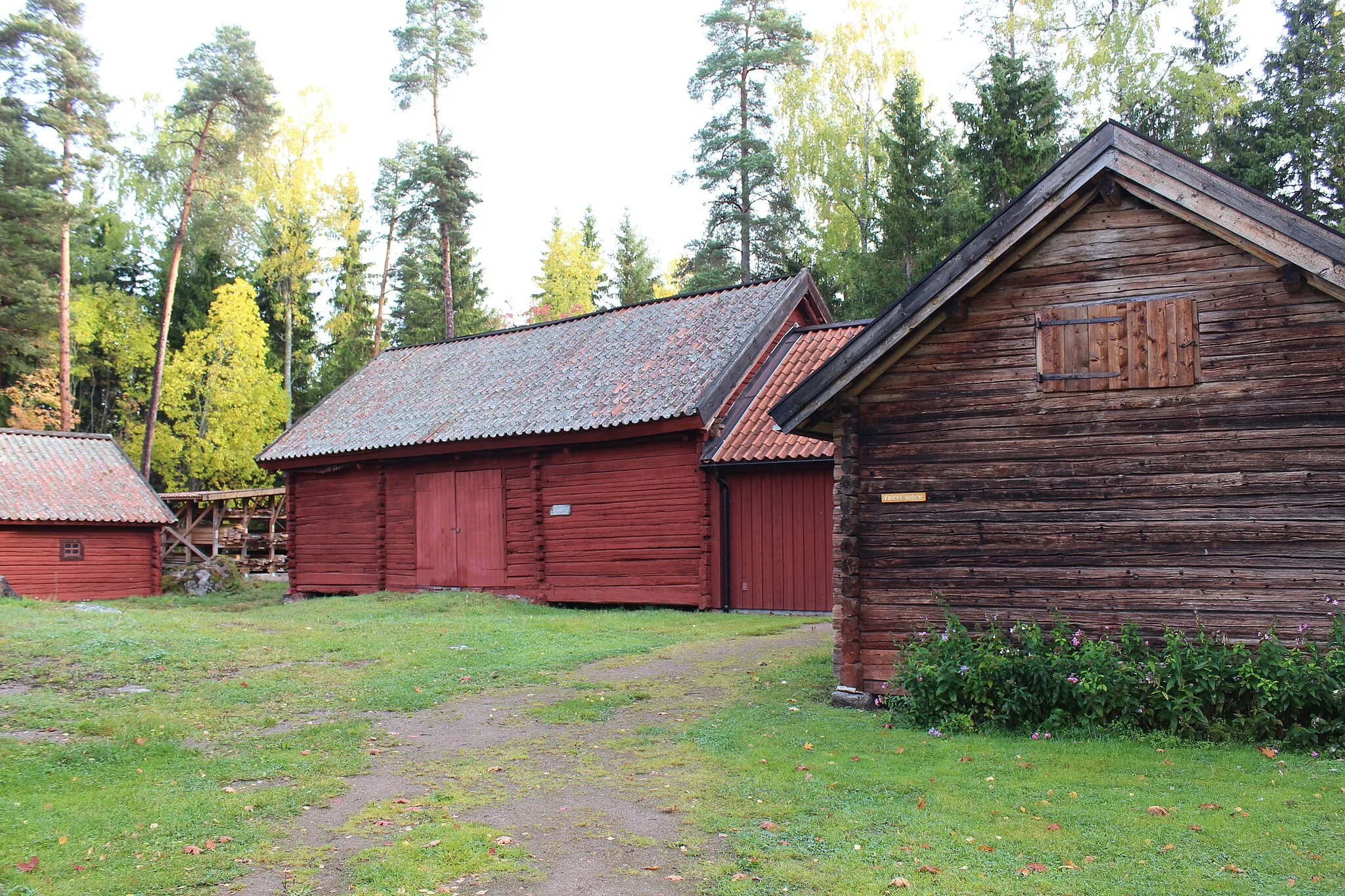 Photo showing: Byggnader vid Mårtsbogården, hembygdsgård i Östervåla