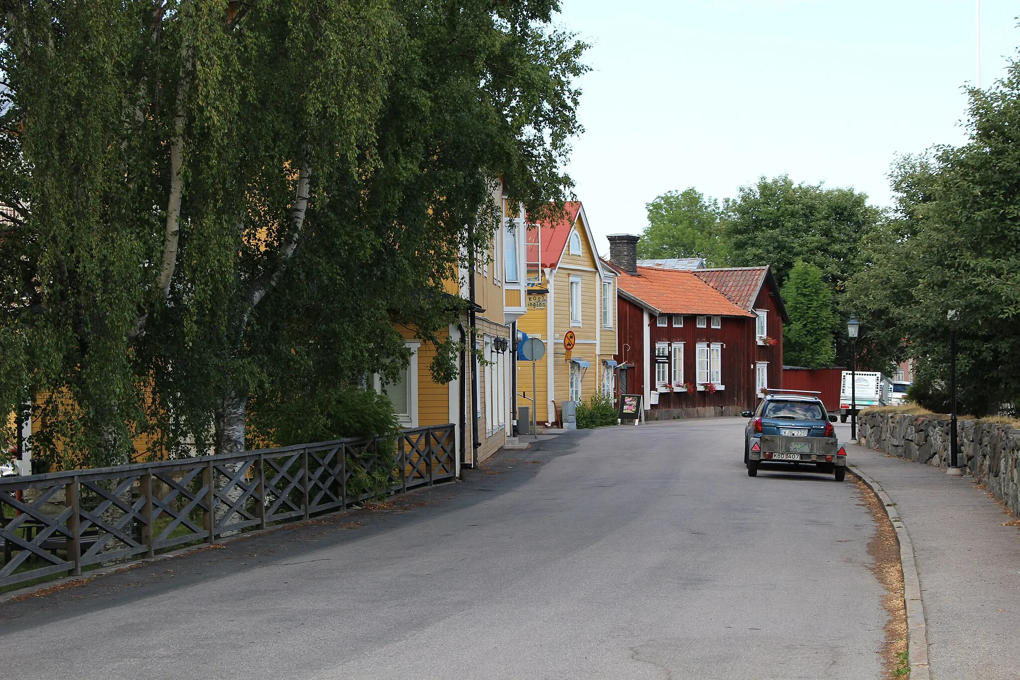 Photo showing: Kyrkogatan i Östhammar. Vy mot öster.