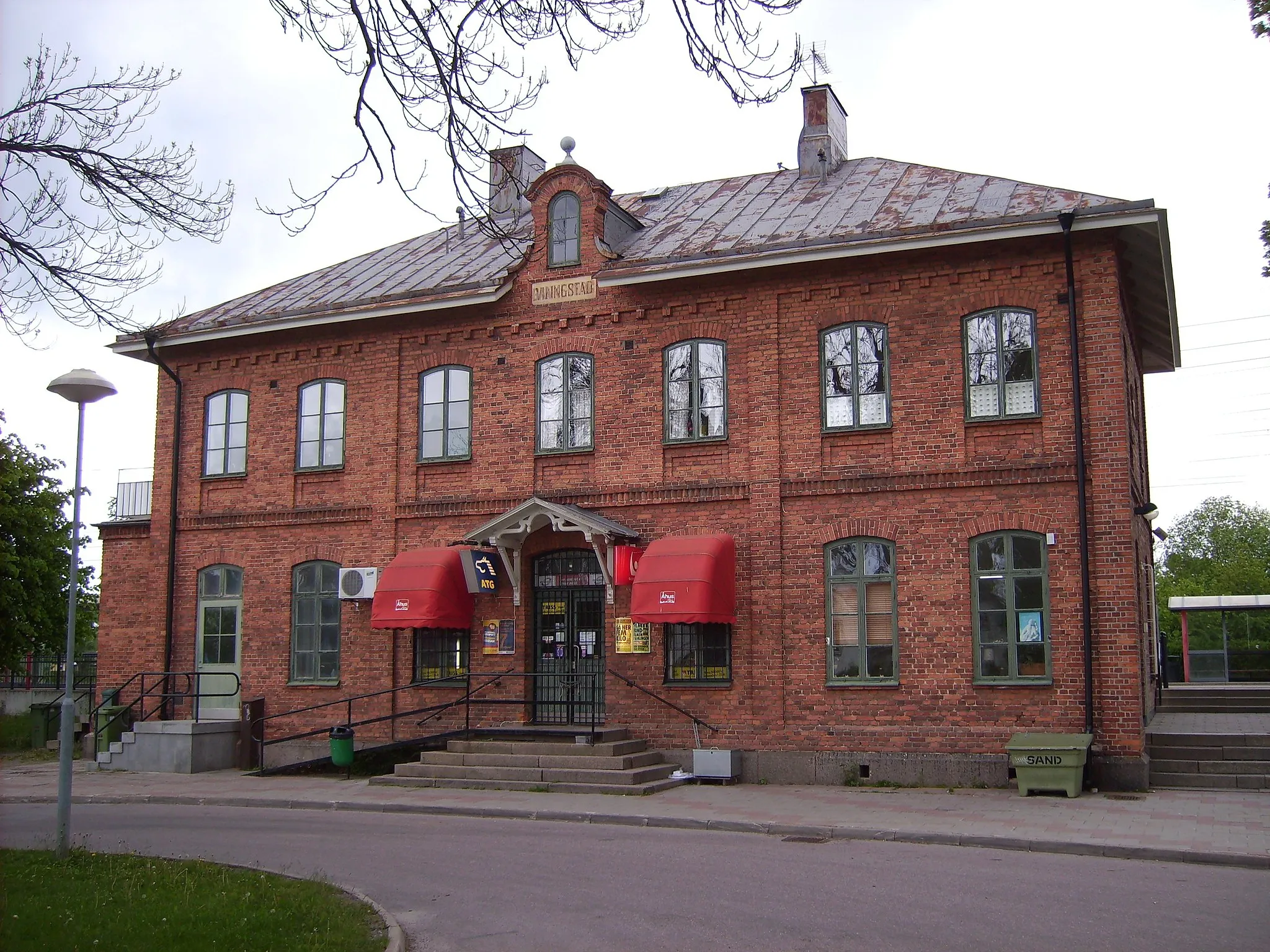 Photo showing: Vikingstad railway station