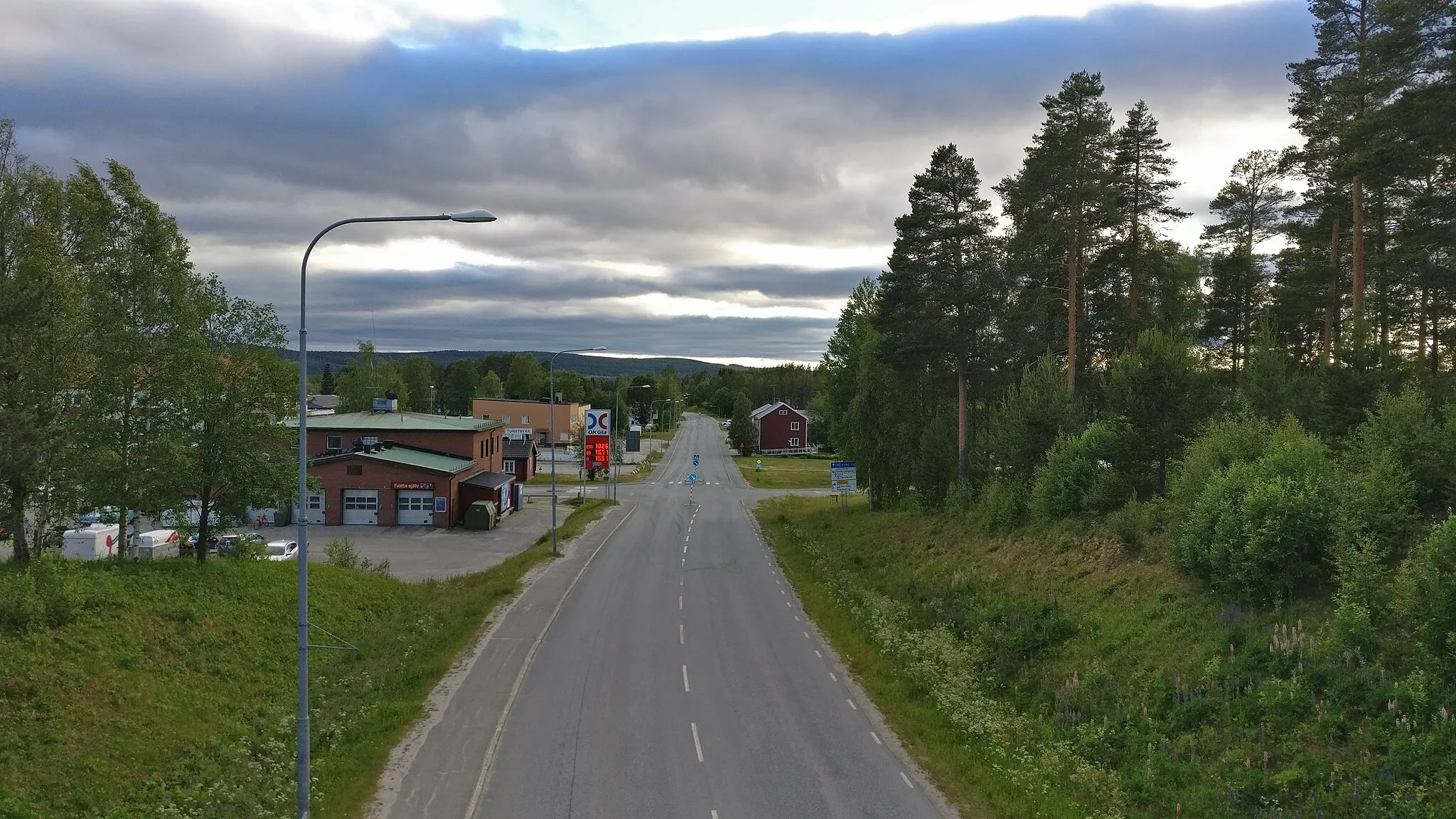 Photo showing: Road 92 through Åsele, june 2018