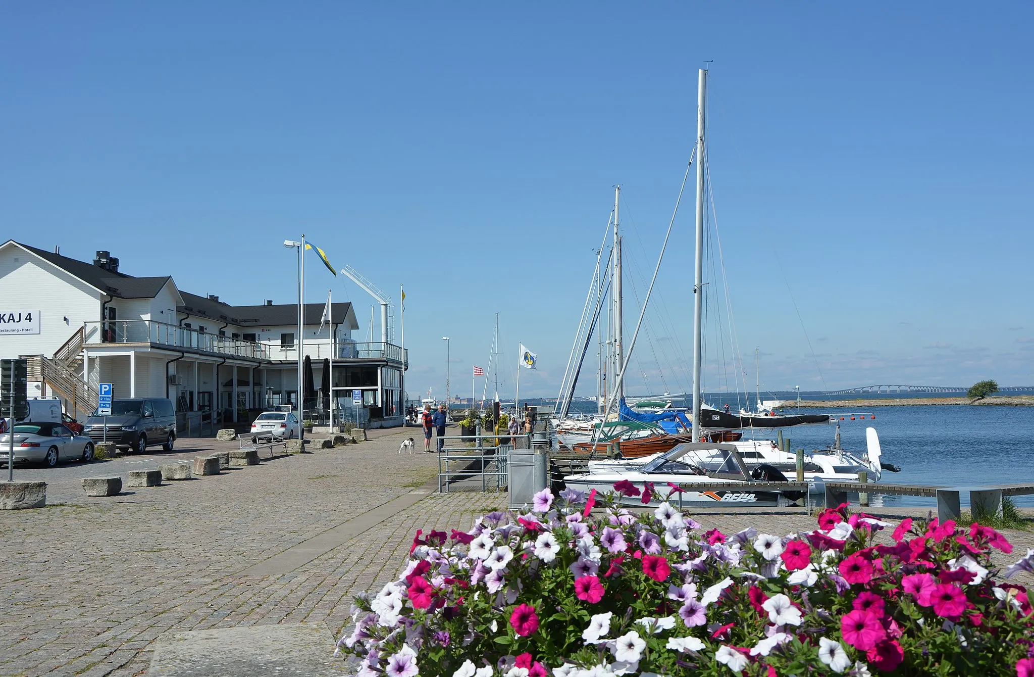 Photo showing: Färjestaden.Summer view from harbor.